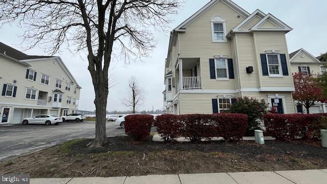 RIVERFRONT - Residential