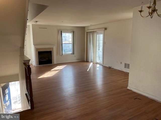 RIVERFRONT - Residential