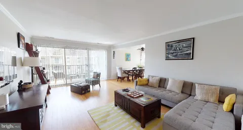 31 Canterbury Square Unit 302, Alexandria, VA MLS: VAAX2054842