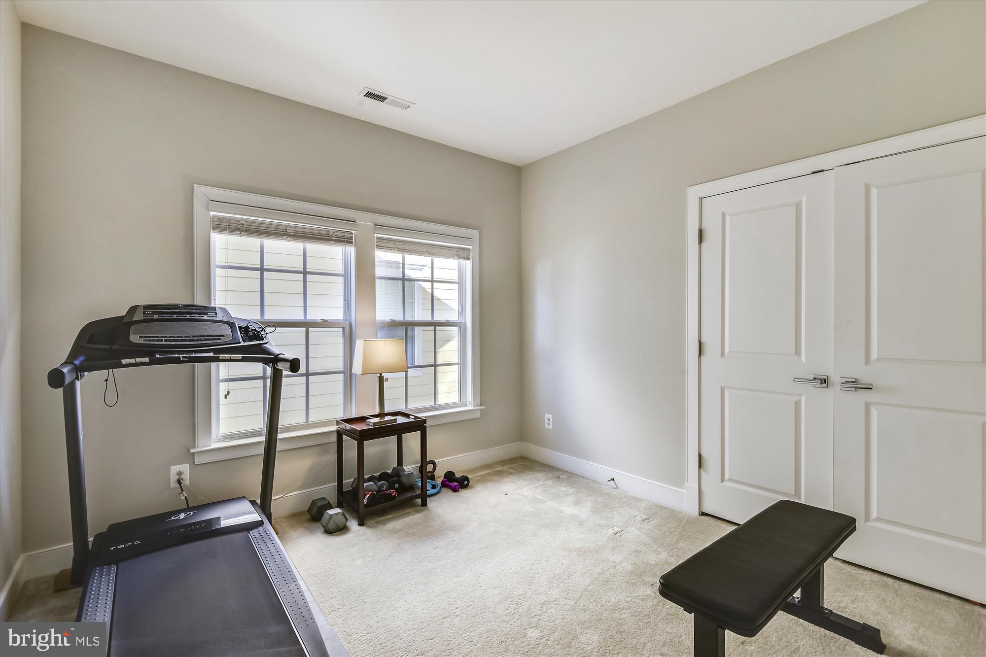 ELEVEN OAKS - Residential