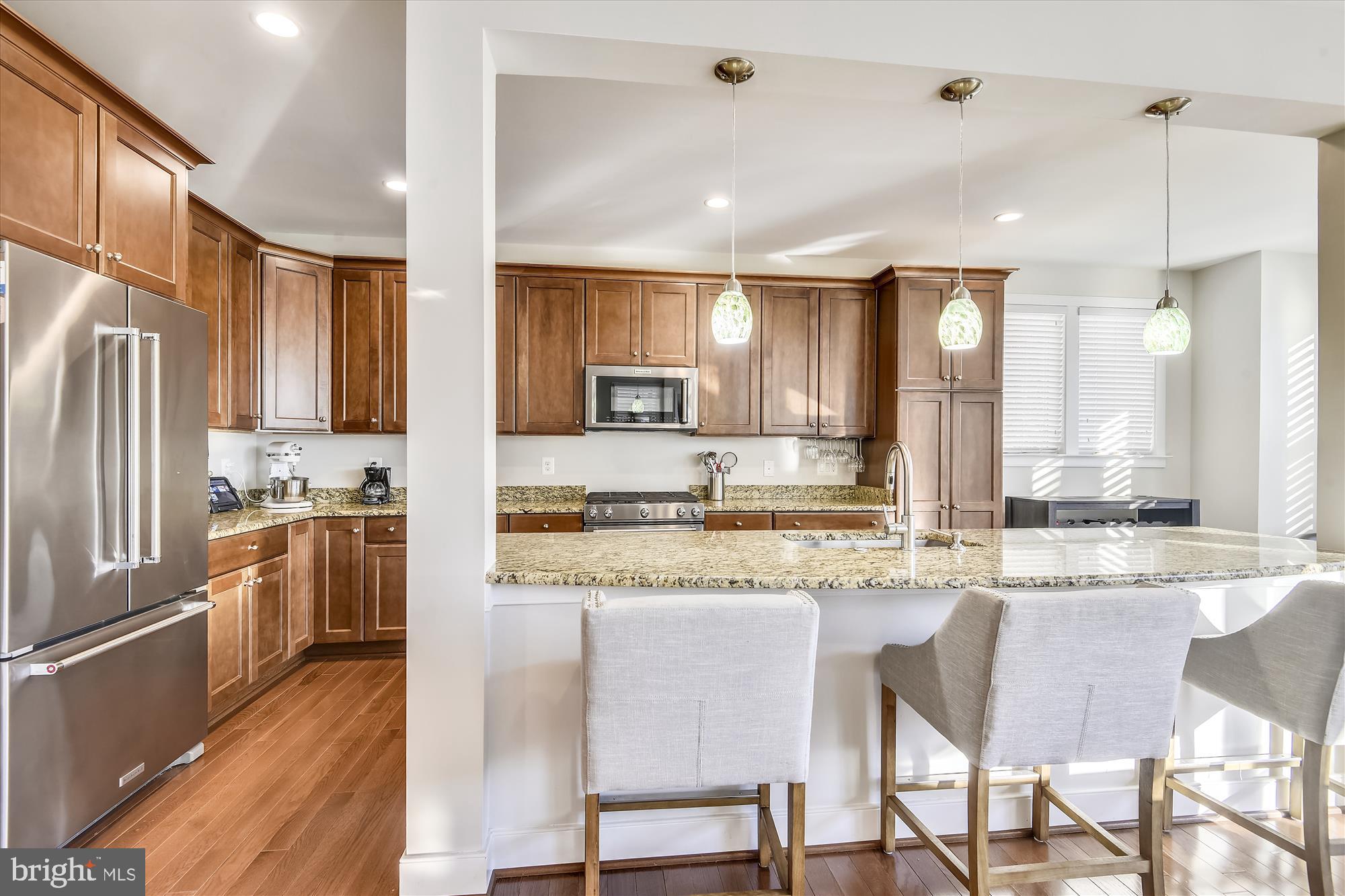 ELEVEN OAKS - Residential