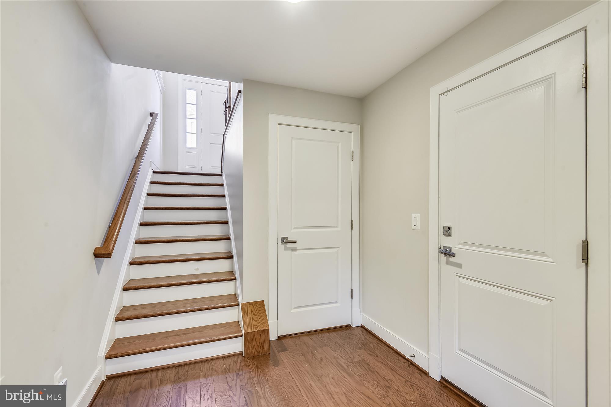 ELEVEN OAKS - Residential