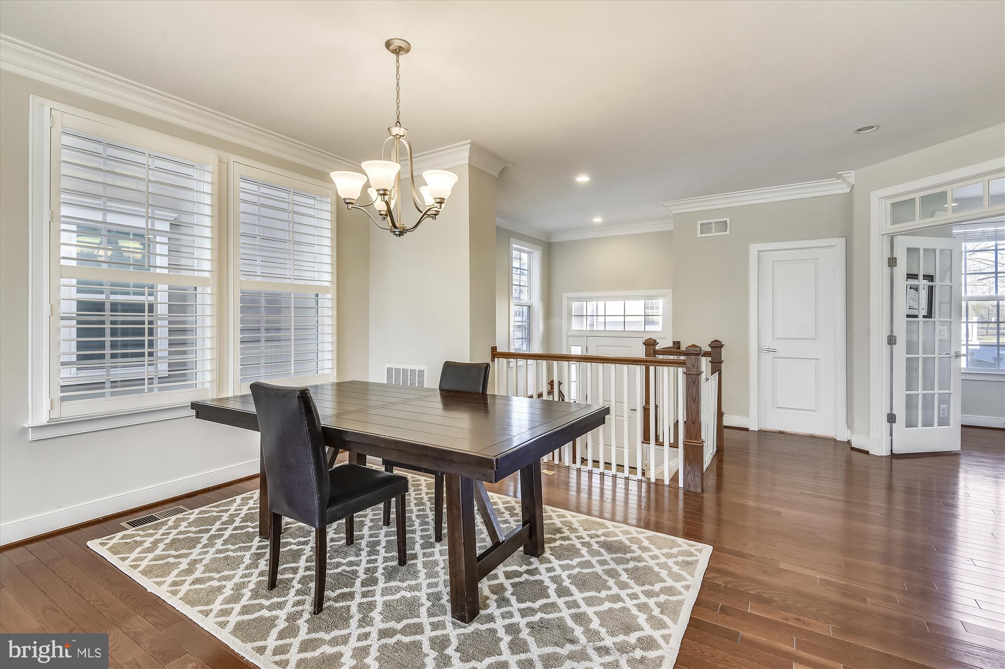 ELEVEN OAKS - Residential