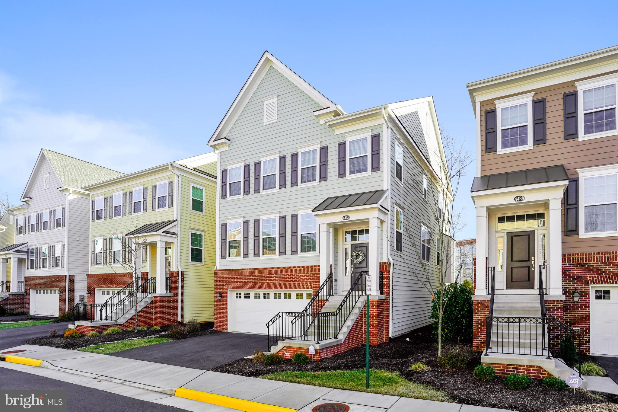 ELEVEN OAKS - Residential