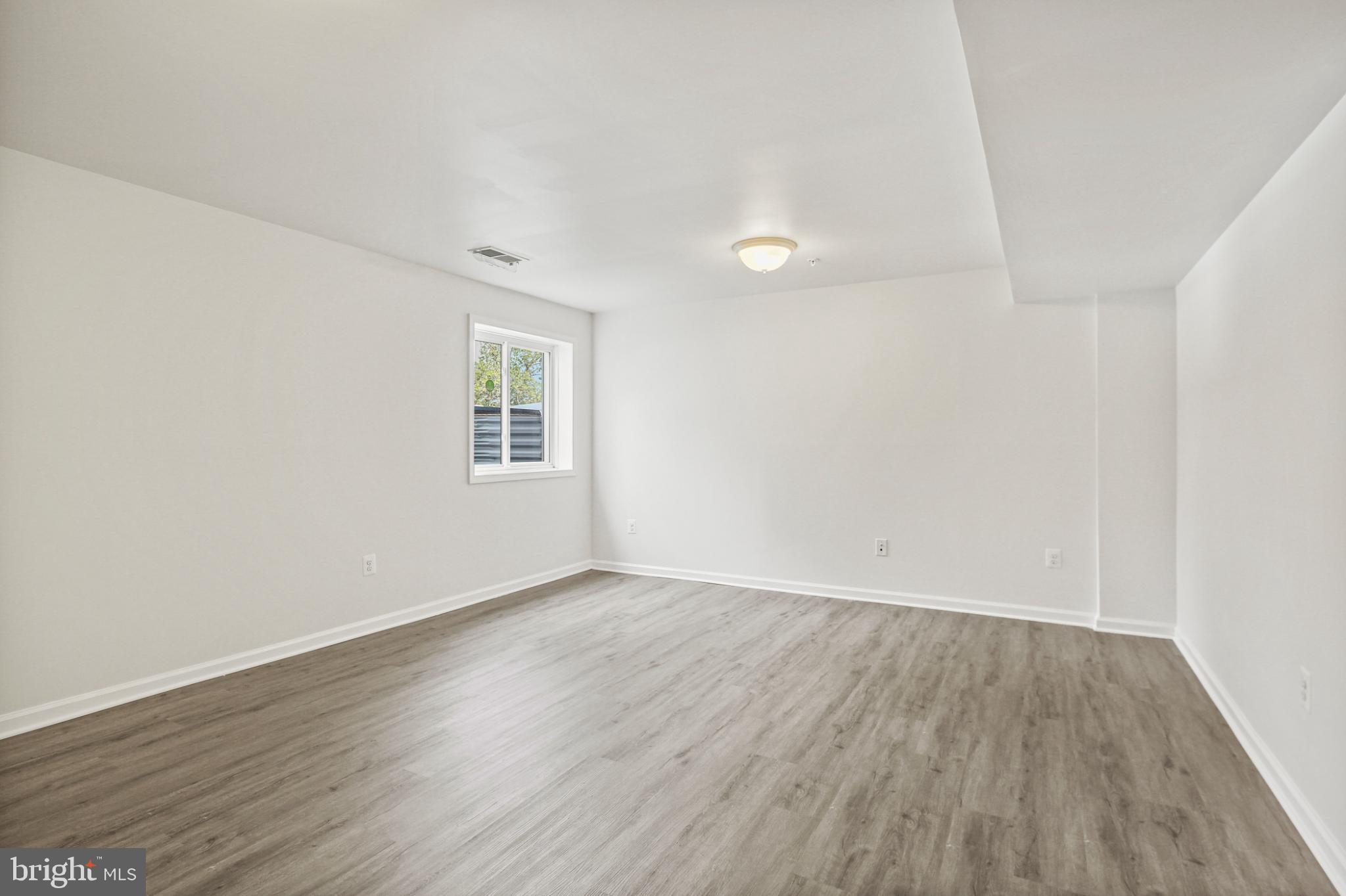 PLEASANT CHASE - Residential