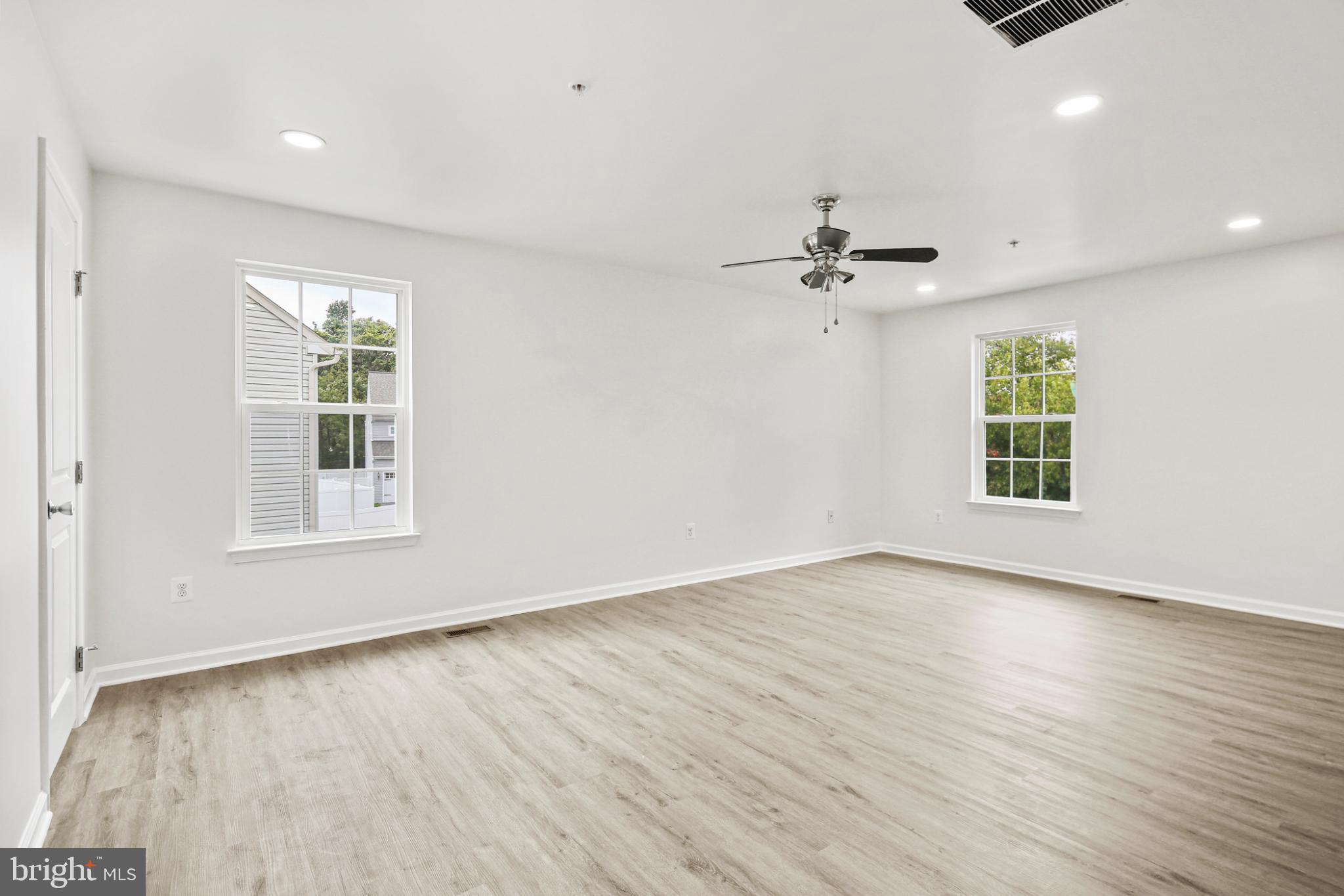 PLEASANT CHASE - Residential