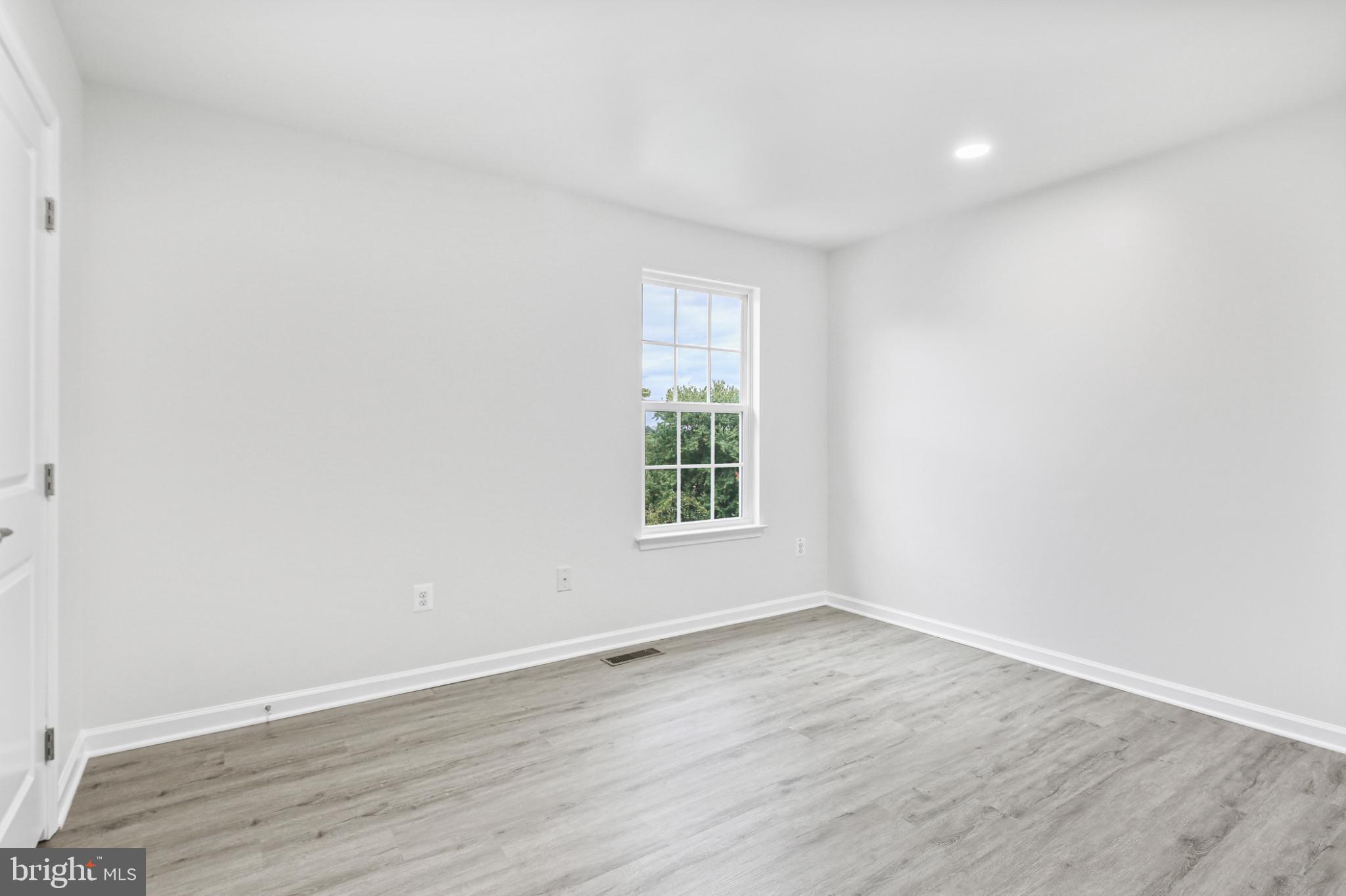 PLEASANT CHASE - Residential