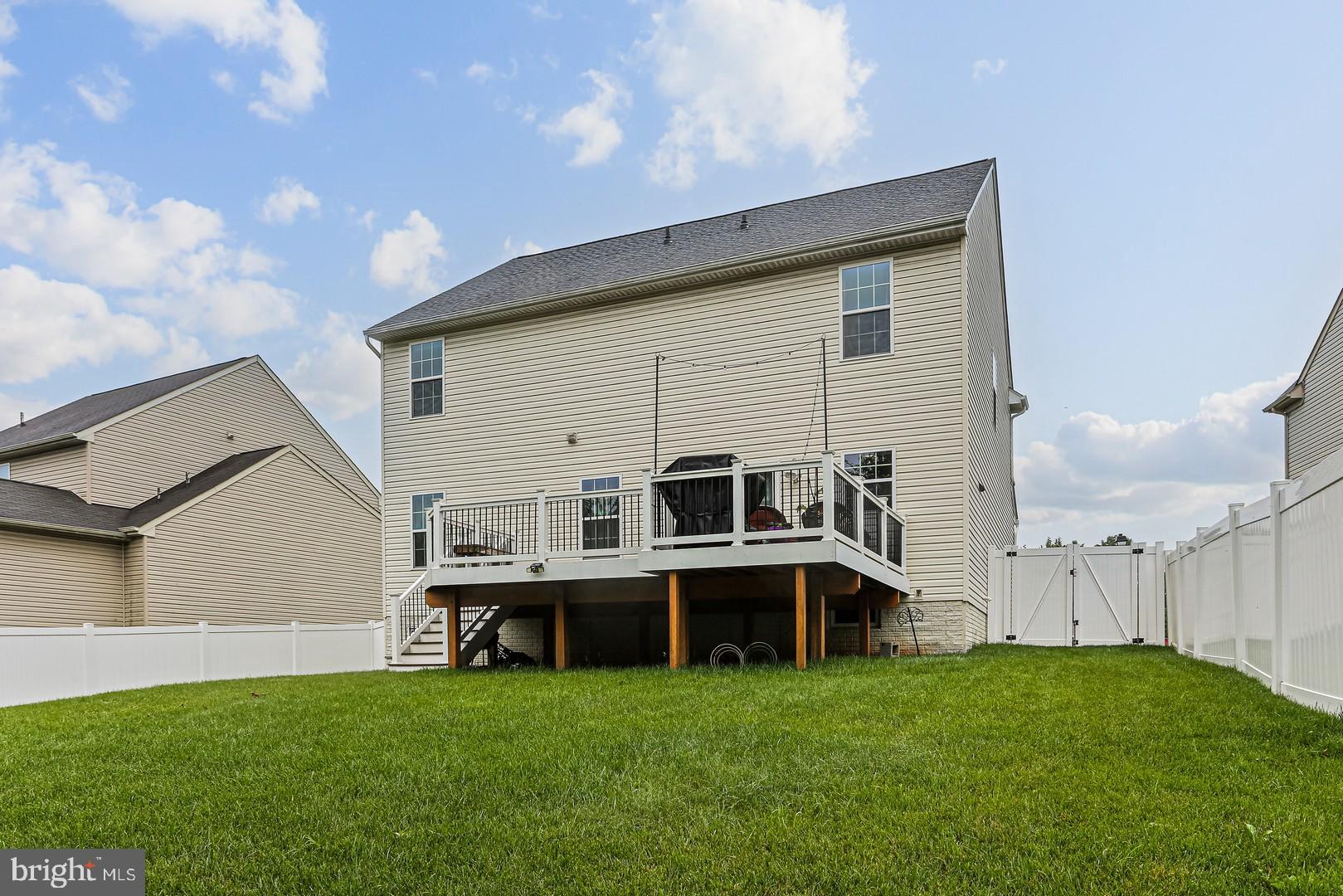 PLEASANT CHASE - Residential