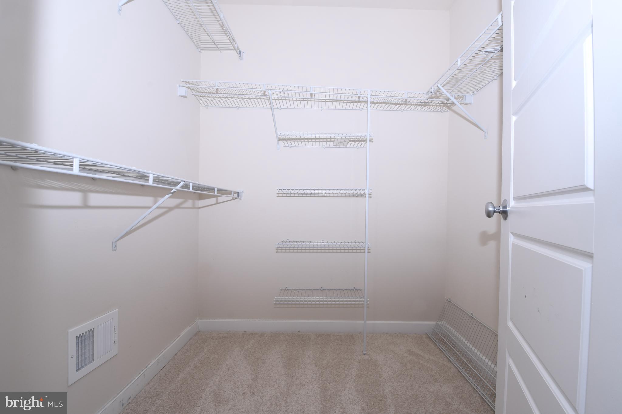 GLENMONT METROCENTRE - Residential Lease