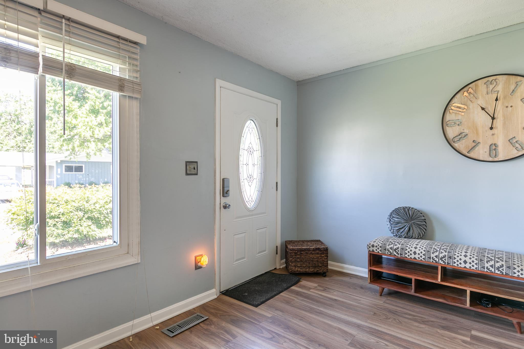 COUNTRY CLUB MANOR - Residential