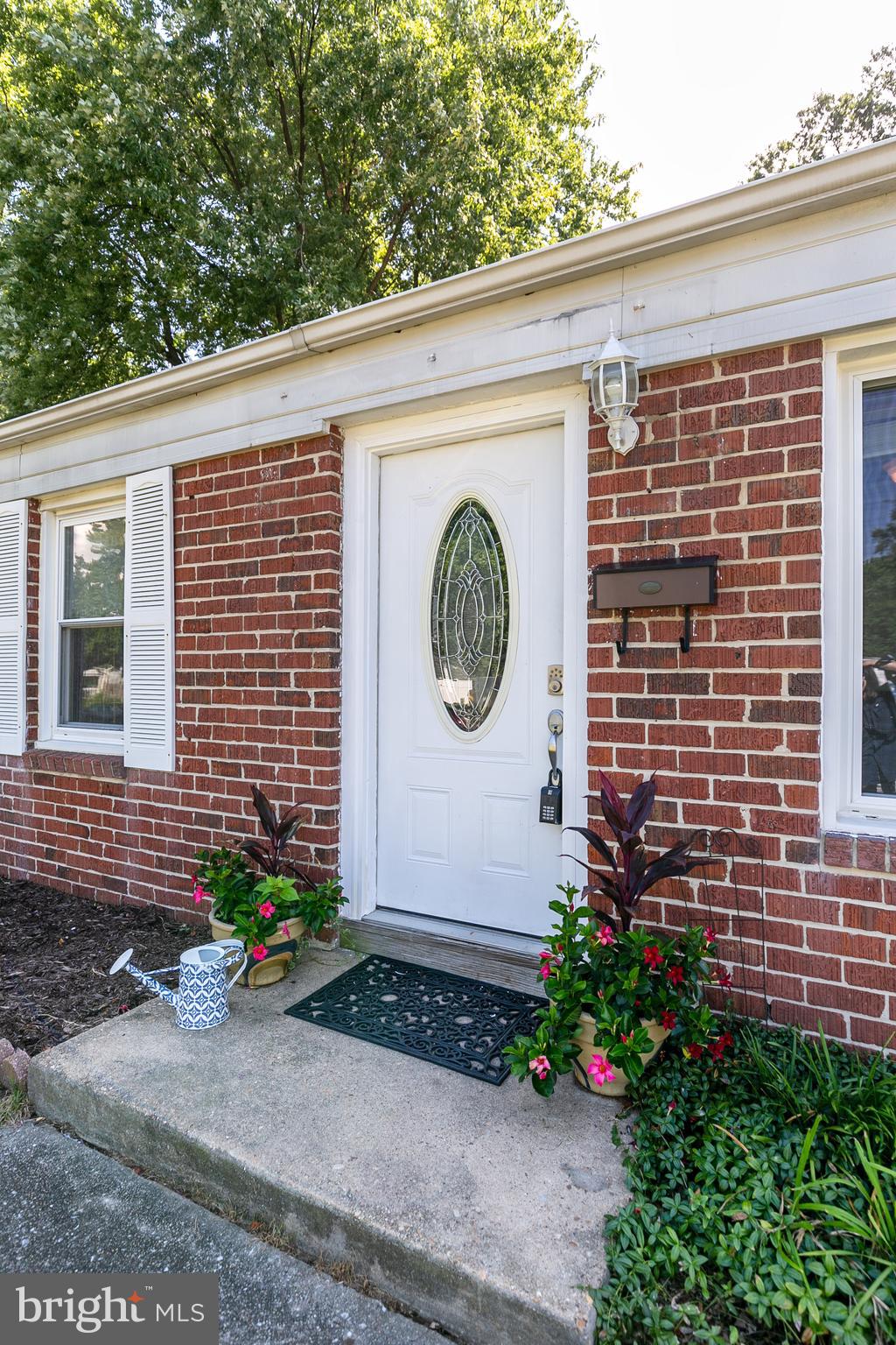 COUNTRY CLUB MANOR - Residential