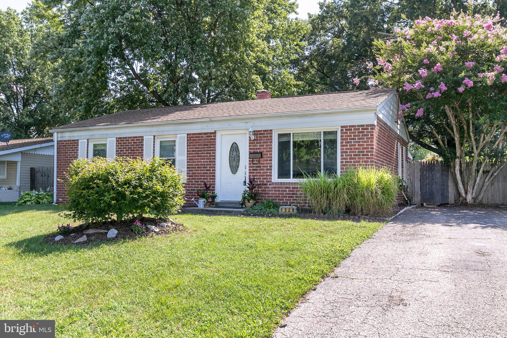 COUNTRY CLUB MANOR - Residential