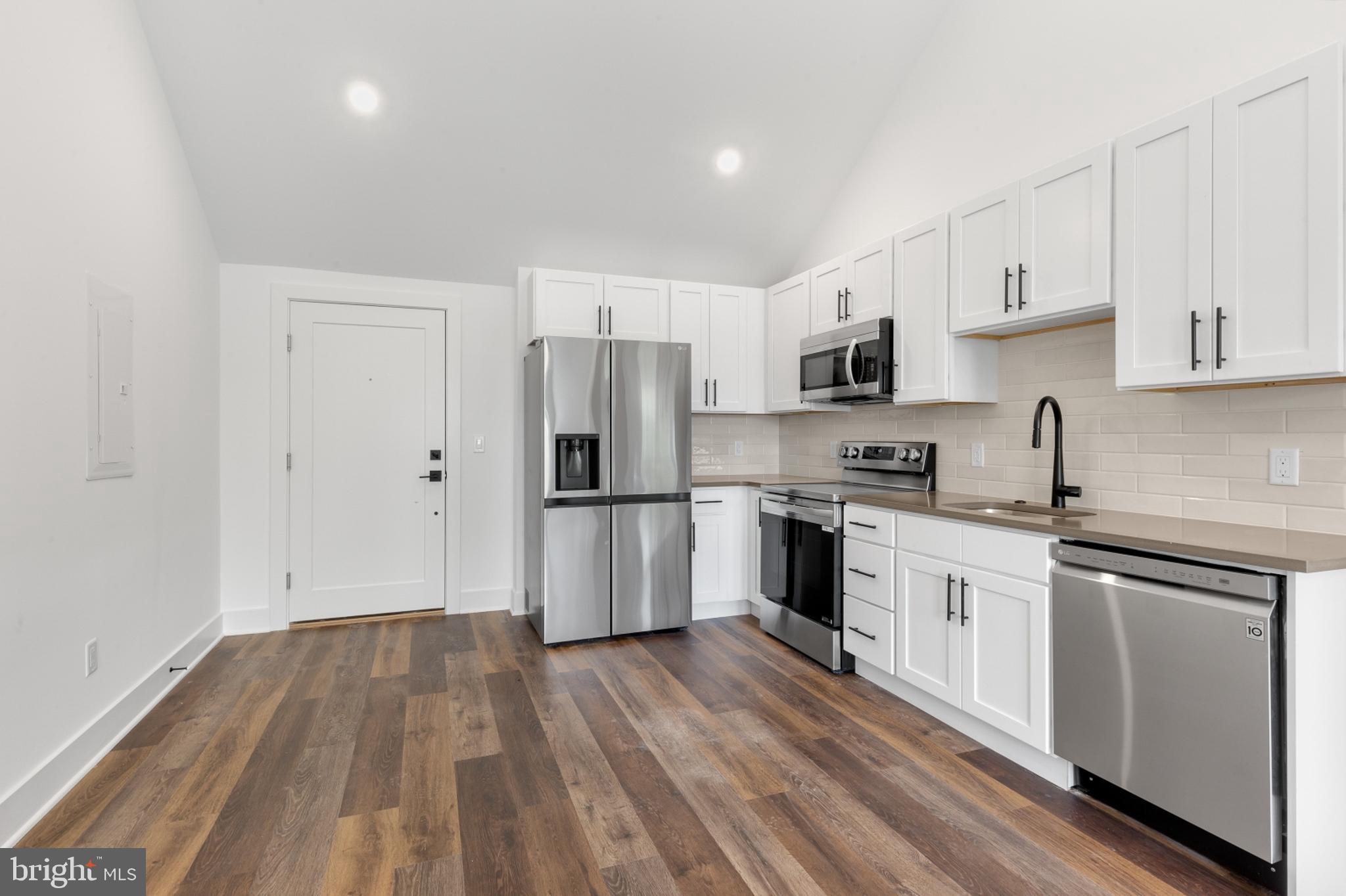 7037 RIDGE AVENUE 303