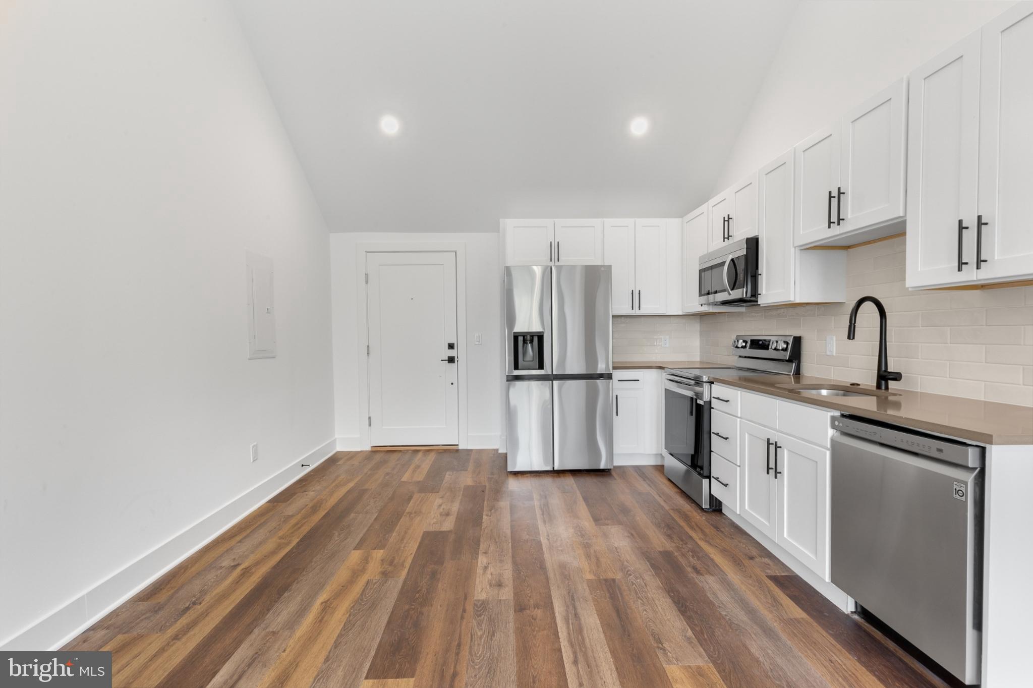 7037 RIDGE AVENUE 303