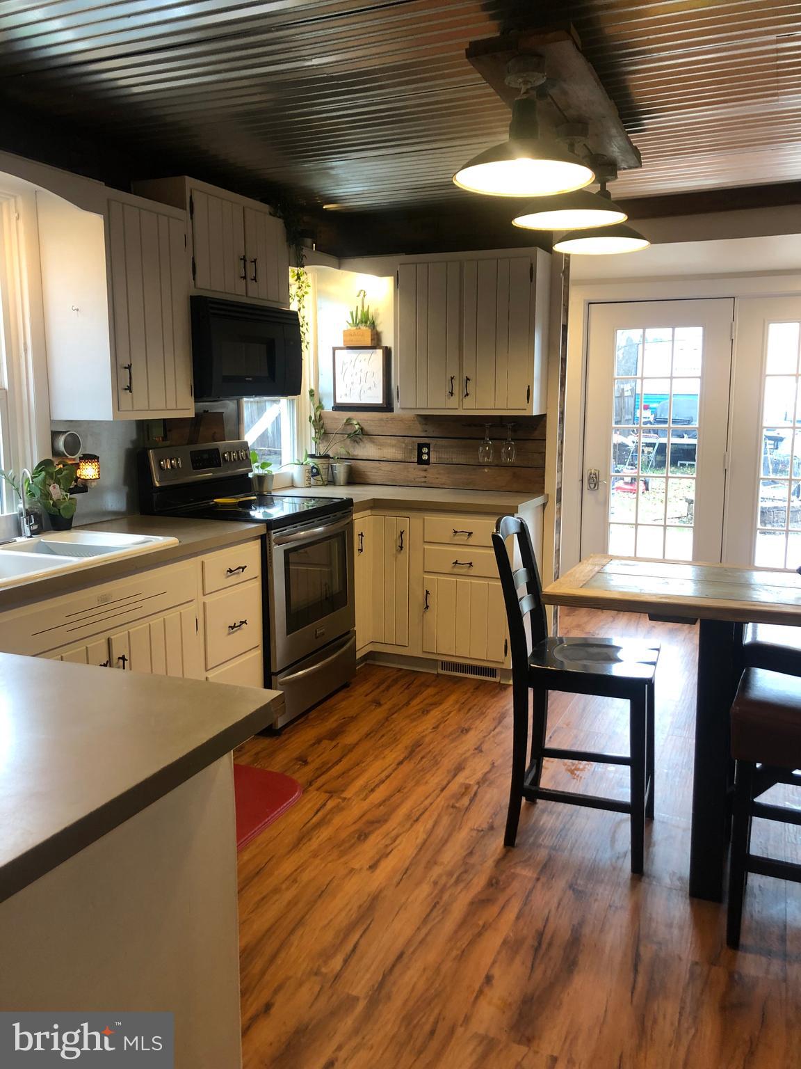 EAST HEMPFIELD TWP - Residential
