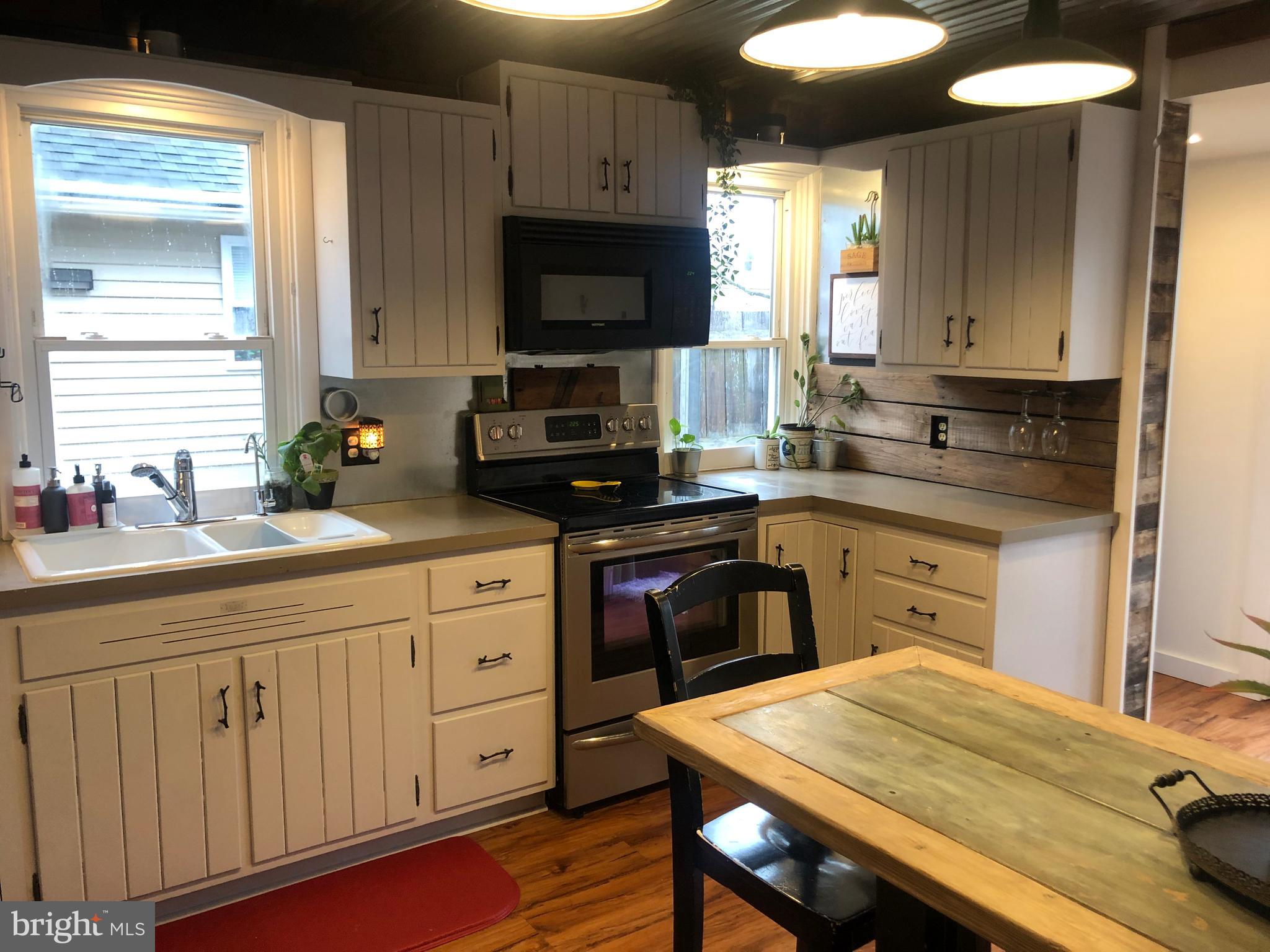 EAST HEMPFIELD TWP - Residential