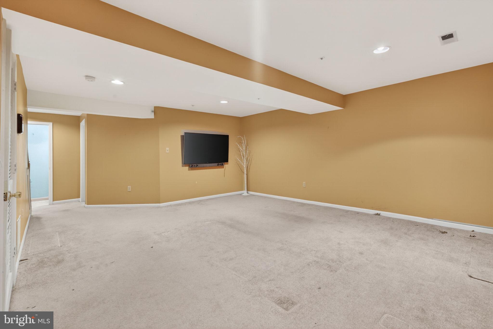 FORESTVILLE PARK - Residential Lease