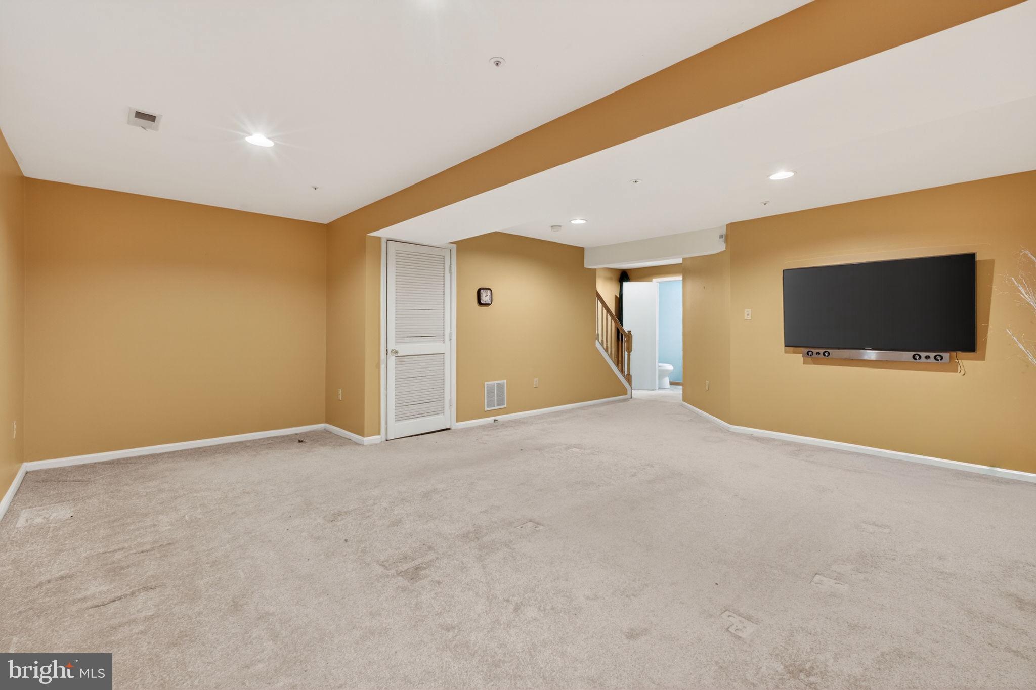 FORESTVILLE PARK - Residential Lease