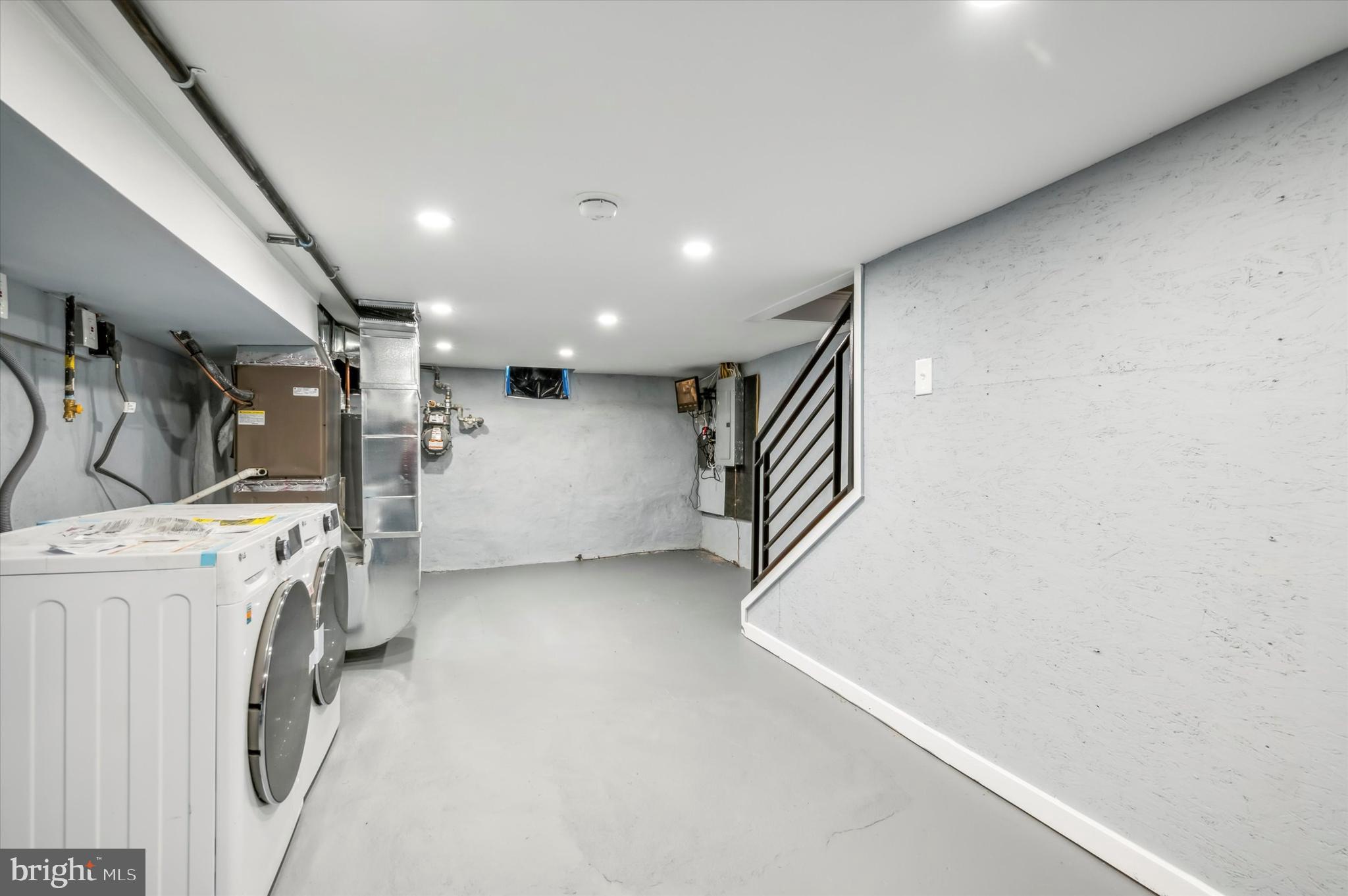 OLDE KENSINGTON - Residential