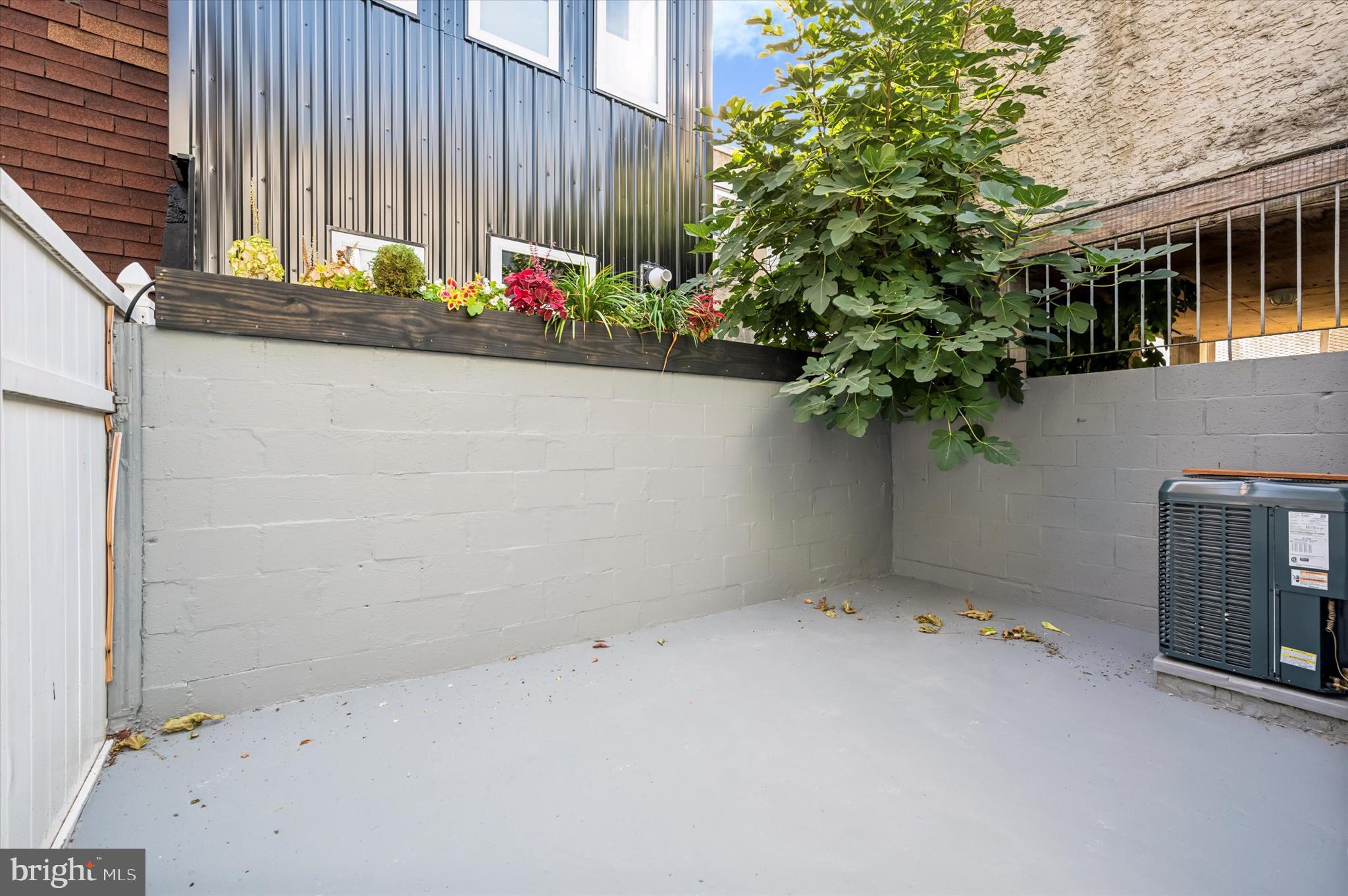 OLDE KENSINGTON - Residential