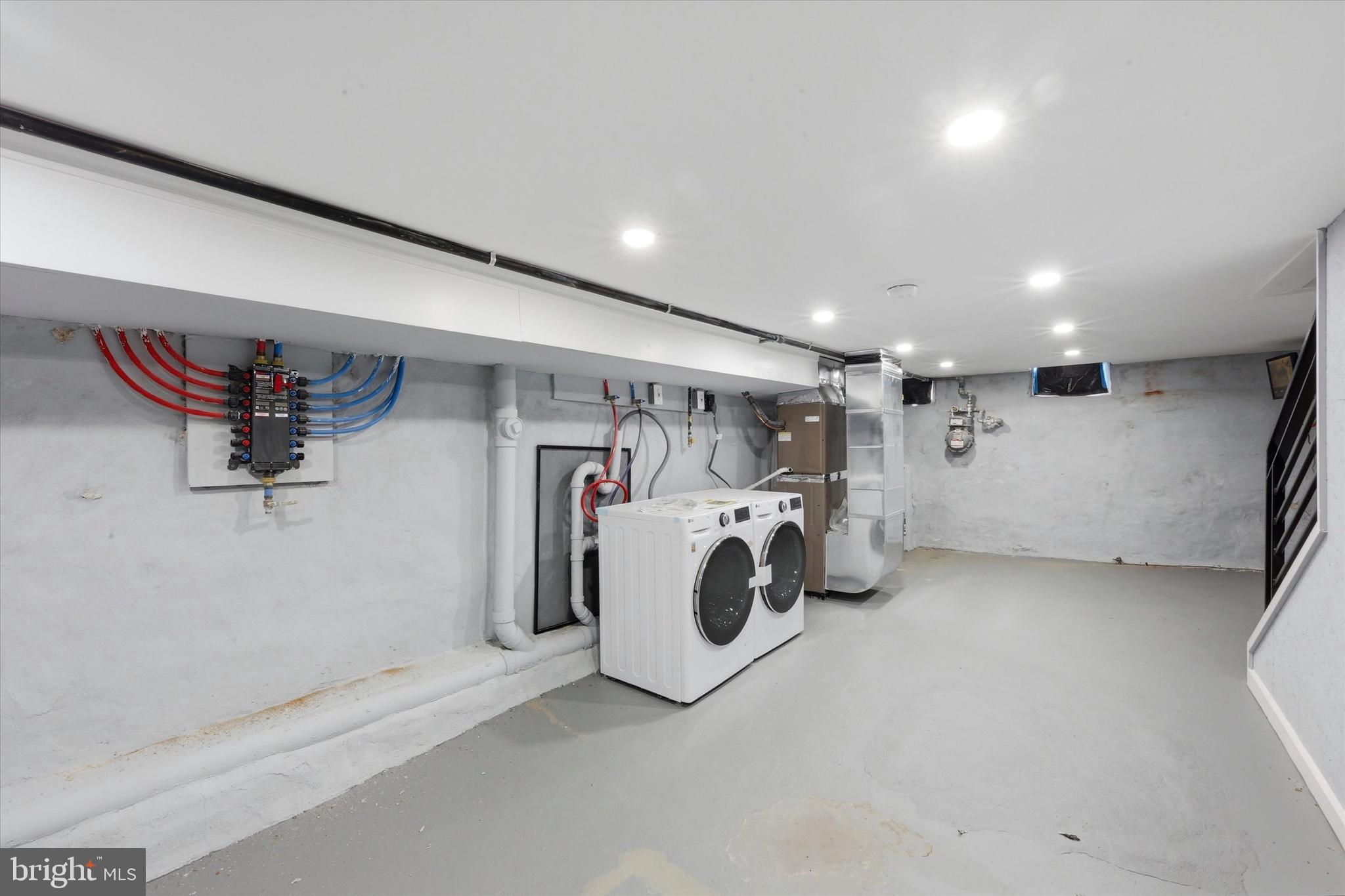 OLDE KENSINGTON - Residential