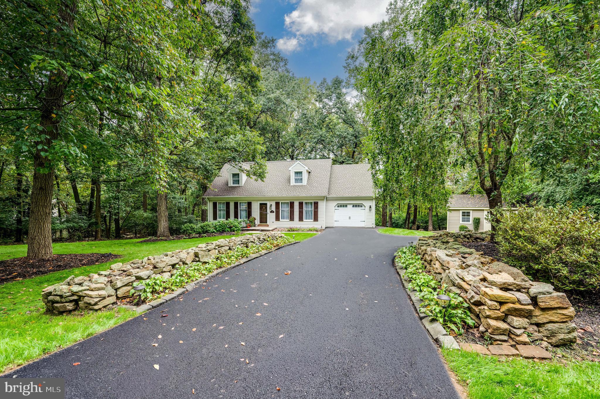 19 WHITE OAK DRIVE