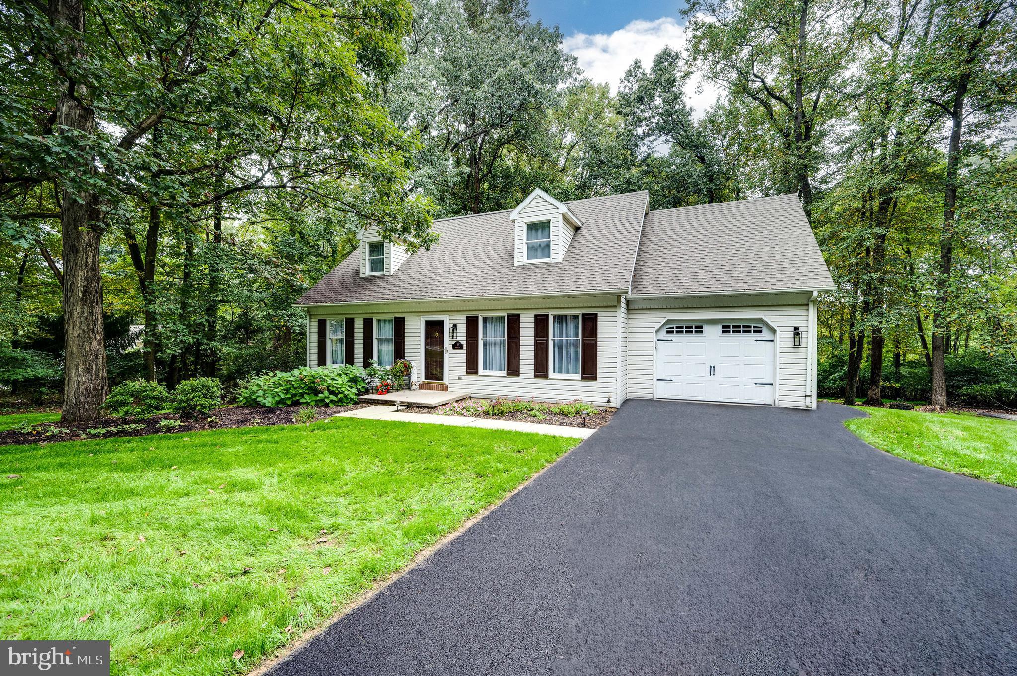 19 WHITE OAK DRIVE