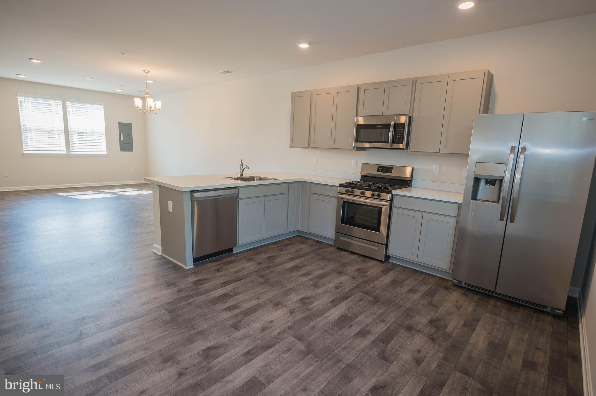 VILLAGES OF AYDELOTTE - Residential Lease