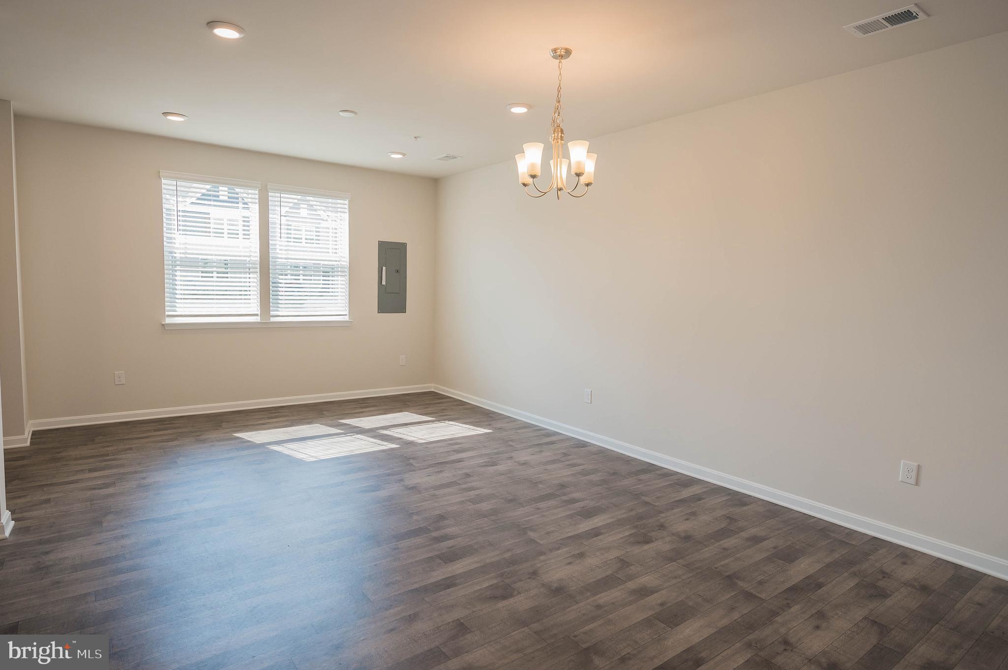 VILLAGES OF AYDELOTTE - Residential Lease