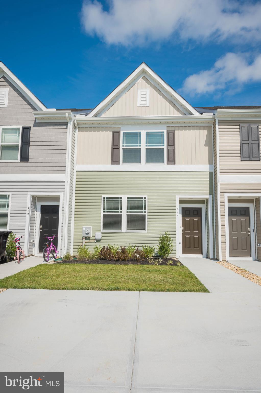 VILLAGES OF AYDELOTTE - Residential Lease