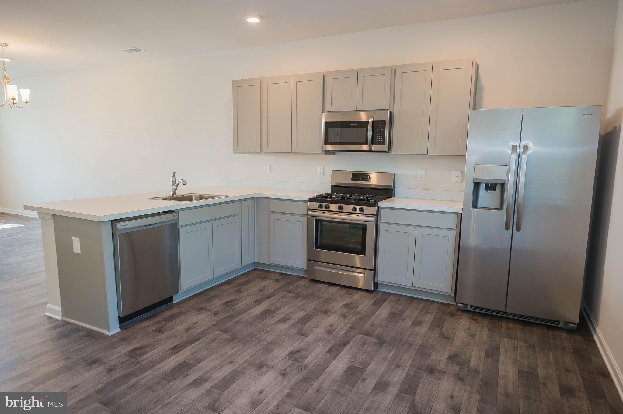 VILLAGES OF AYDELOTTE - Residential Lease