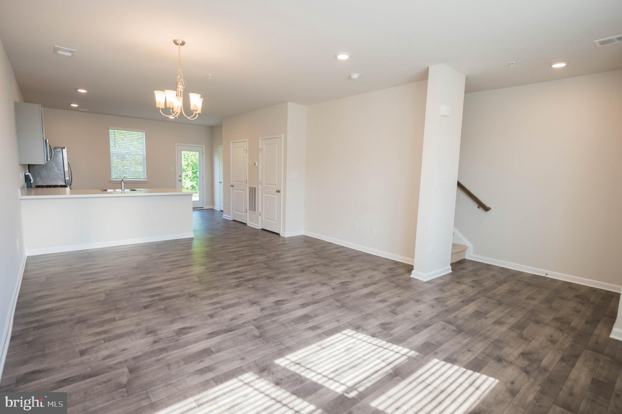 VILLAGES OF AYDELOTTE - Residential Lease