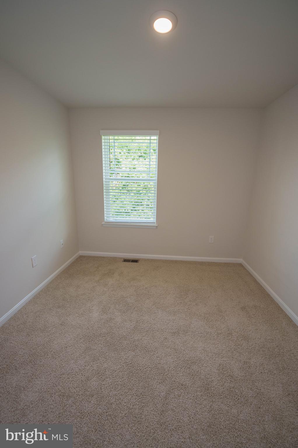 VILLAGES OF AYDELOTTE - Residential Lease