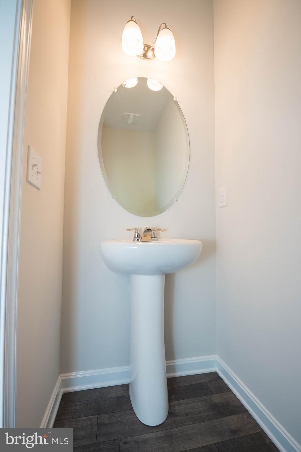 VILLAGES OF AYDELOTTE - Residential Lease