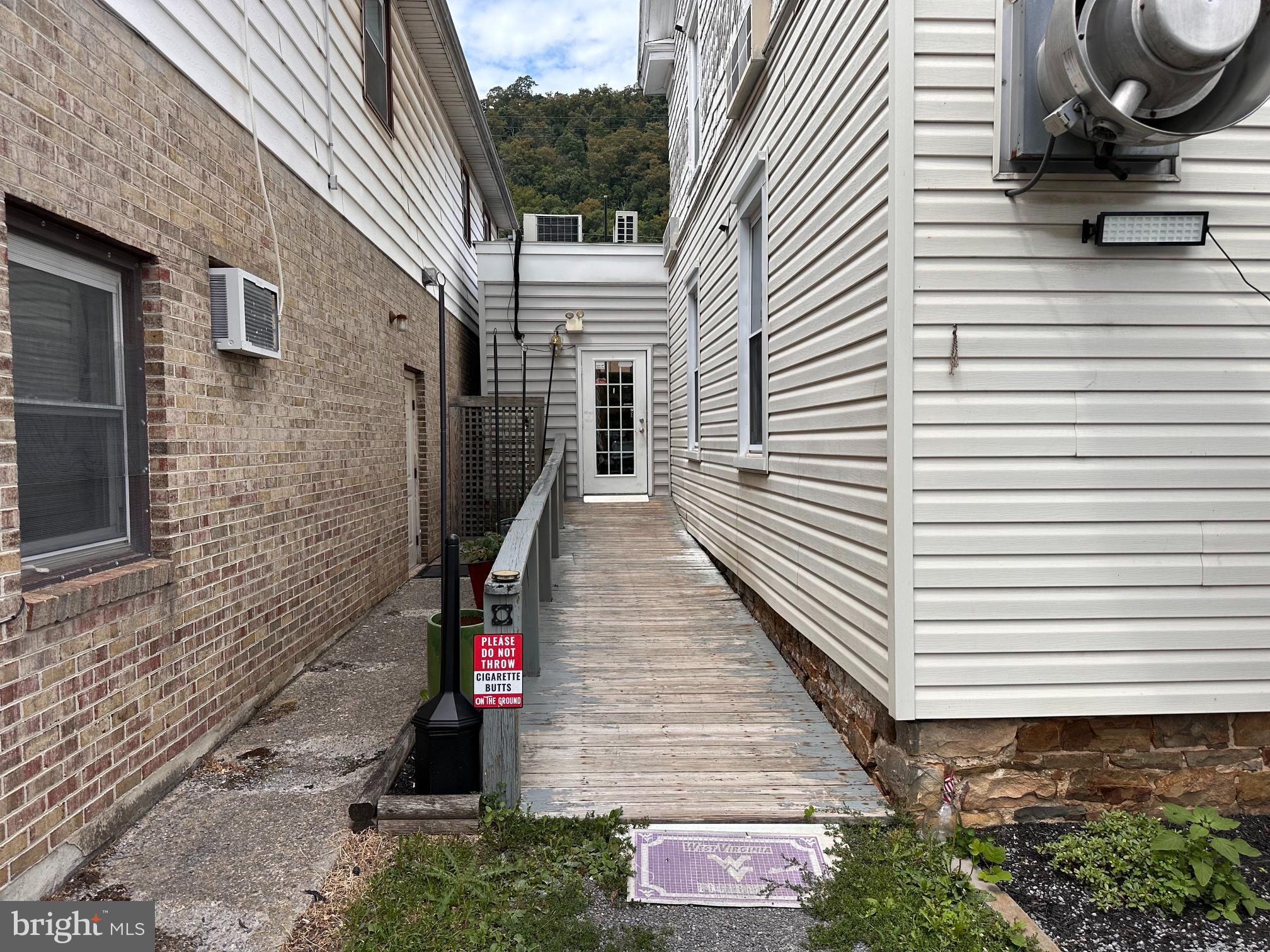 174 N WASHINGTON STREET