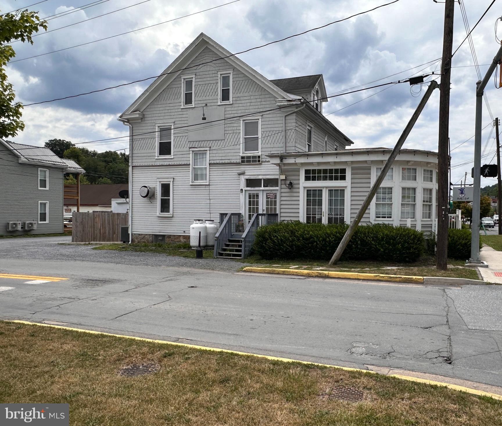 174 N WASHINGTON STREET