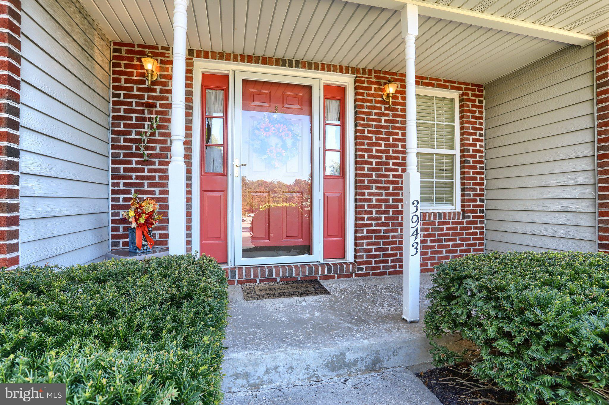 3943 BRITTANY LANE