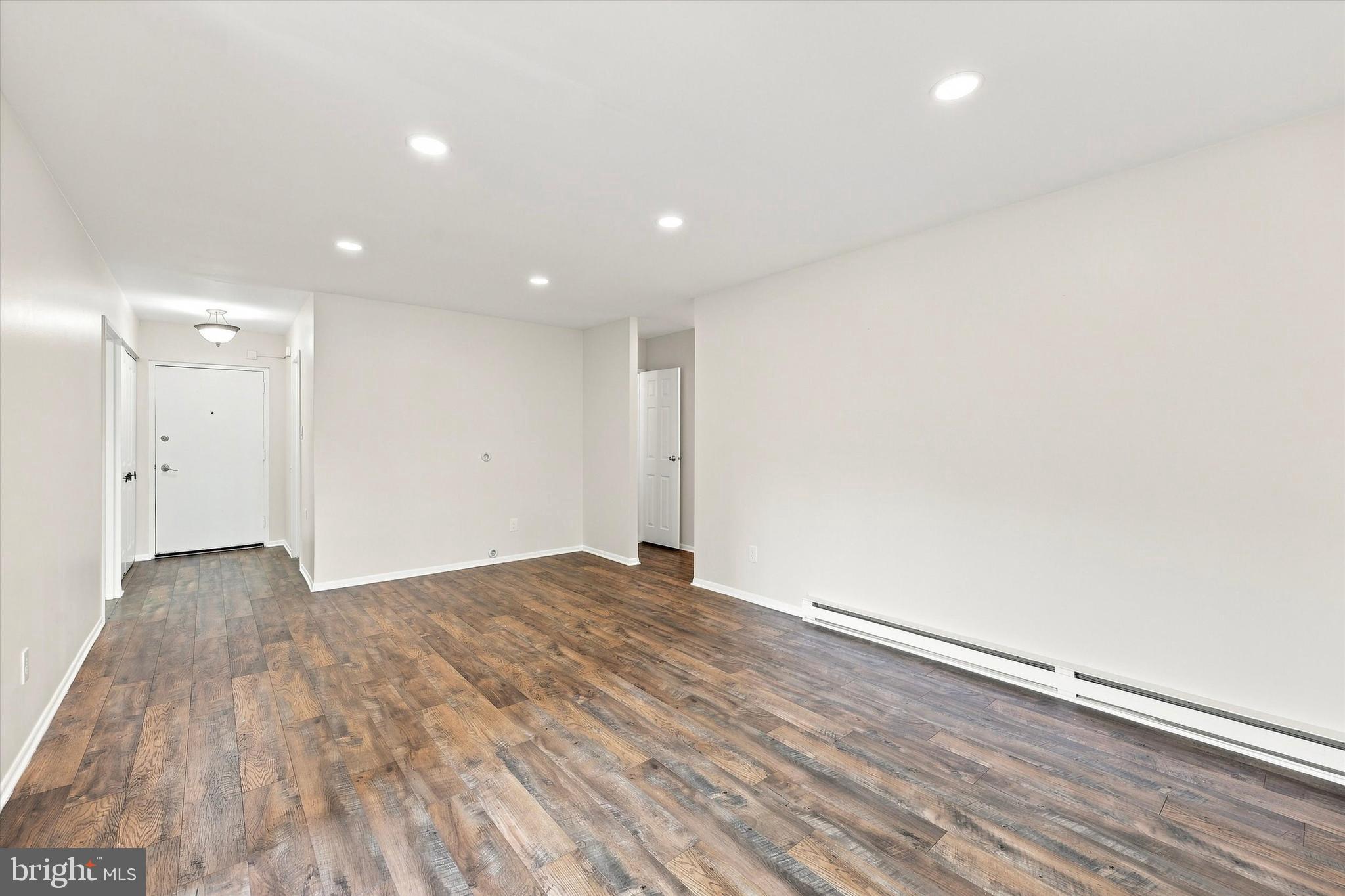 100 CAMPBELL CIRCLE D-33