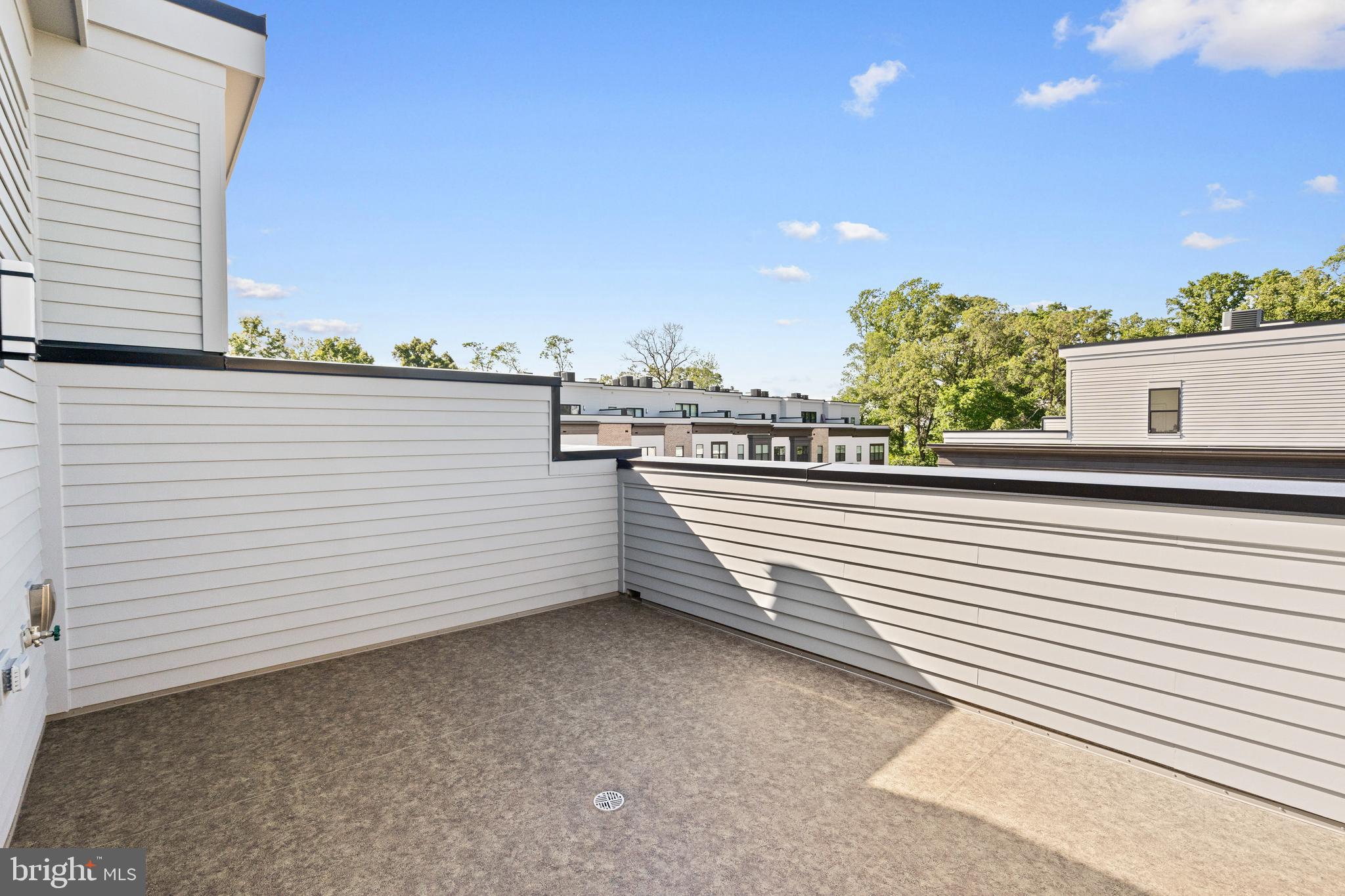 TYSONS RIDGE - Residential Lease