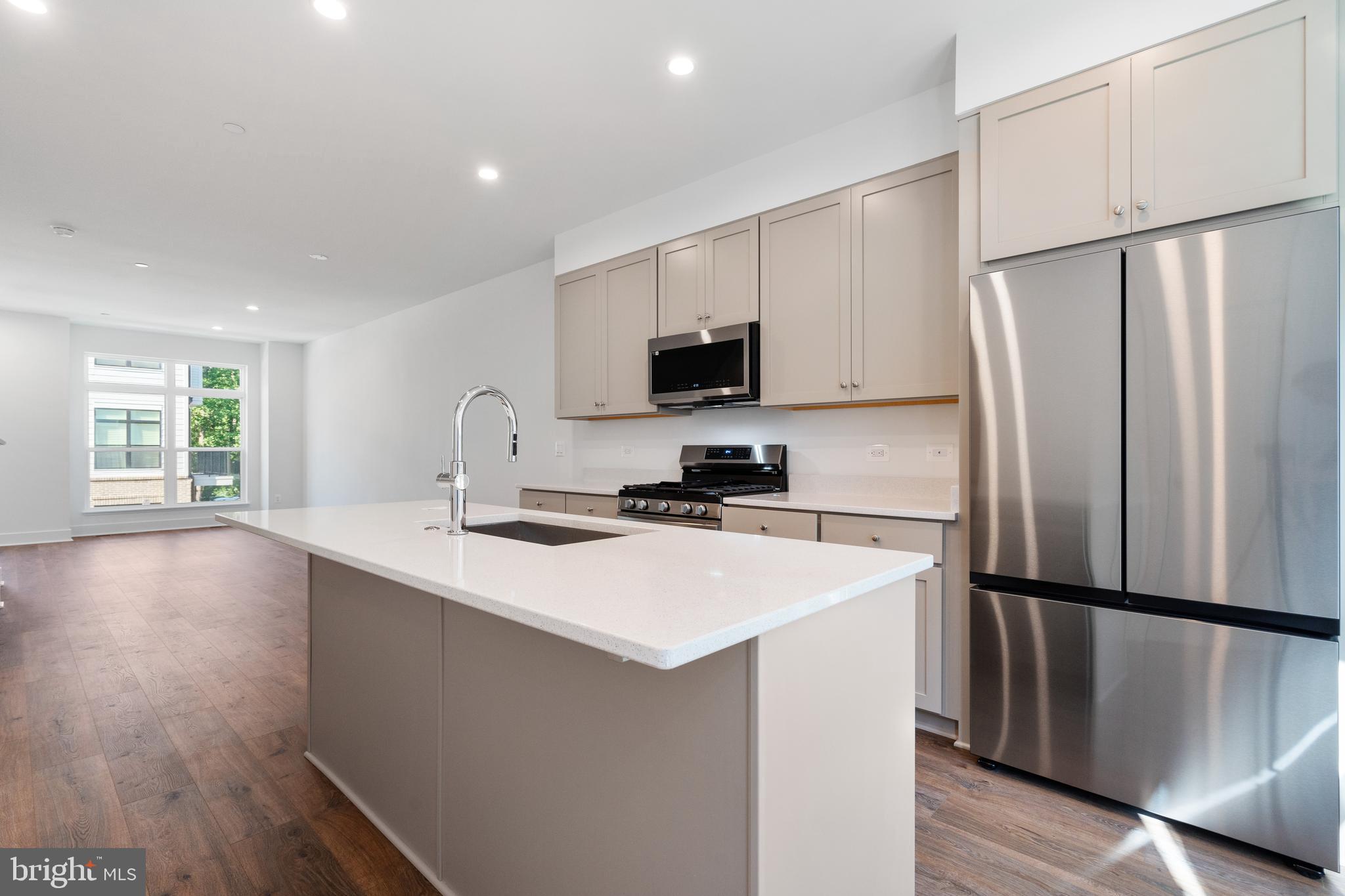 TYSONS RIDGE - Residential Lease