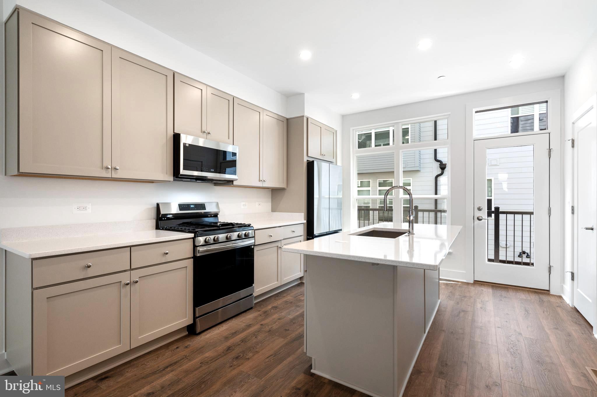 TYSONS RIDGE - Residential Lease