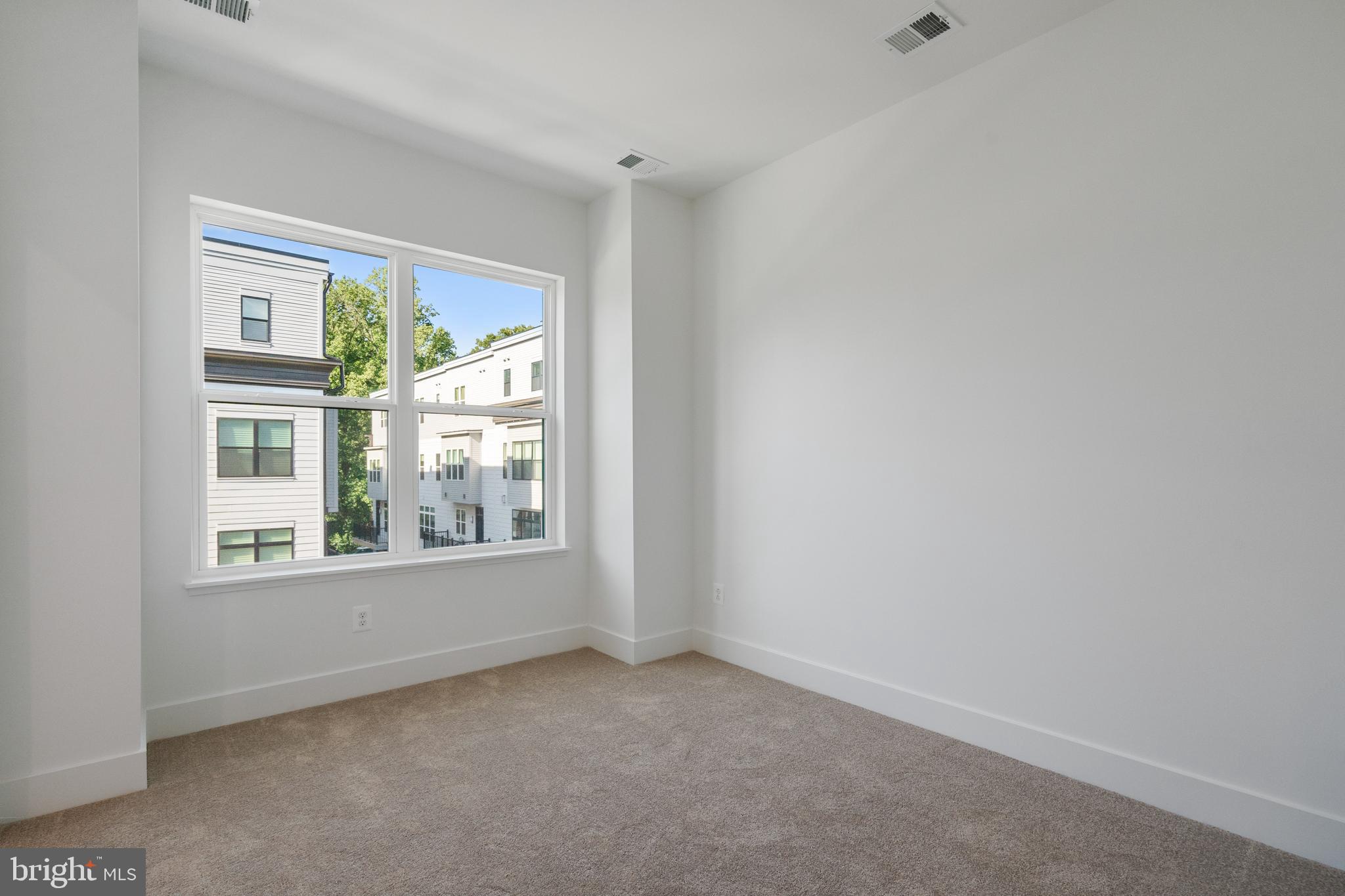 TYSONS RIDGE - Residential Lease