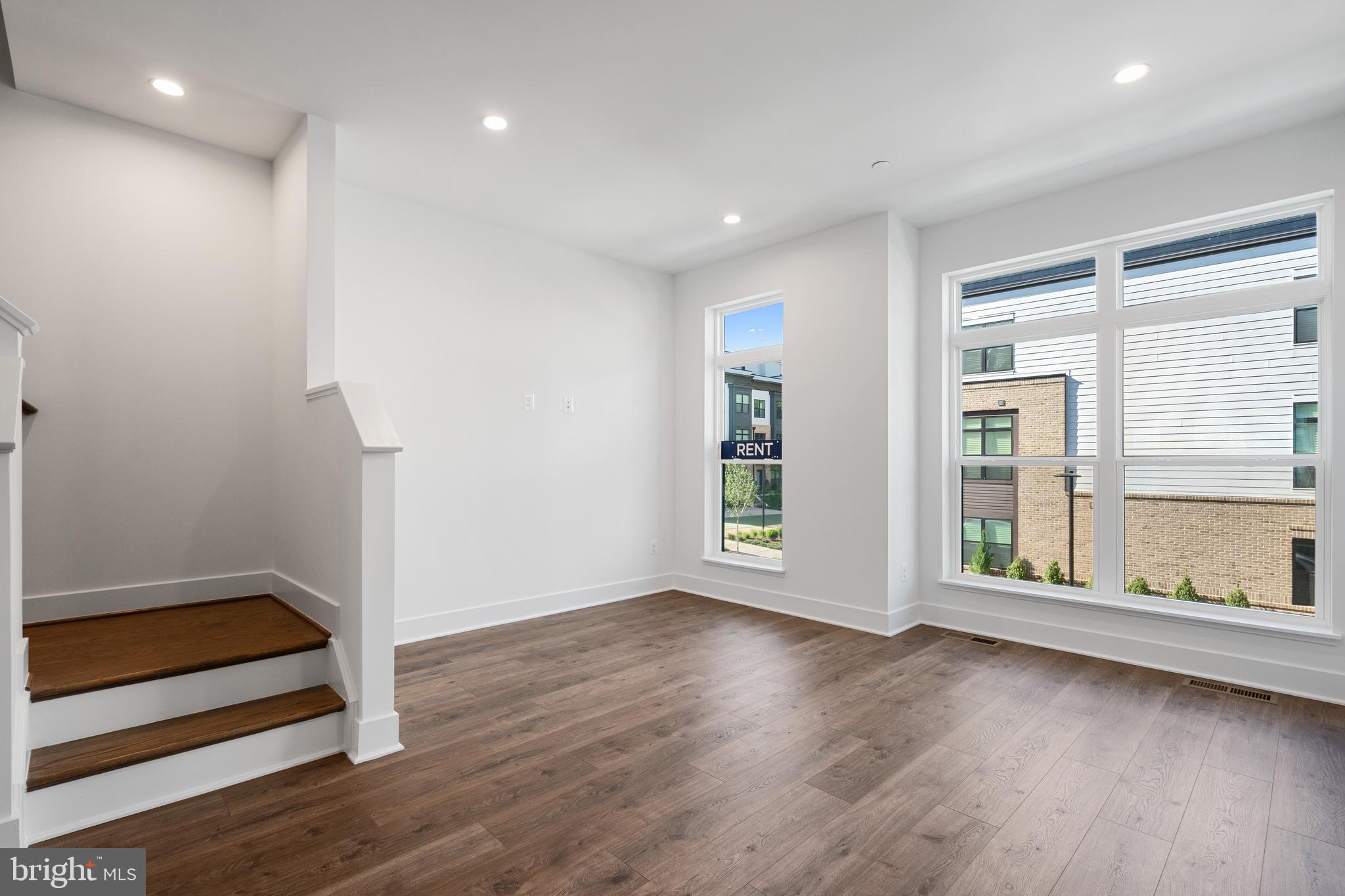 TYSONS RIDGE - Residential Lease