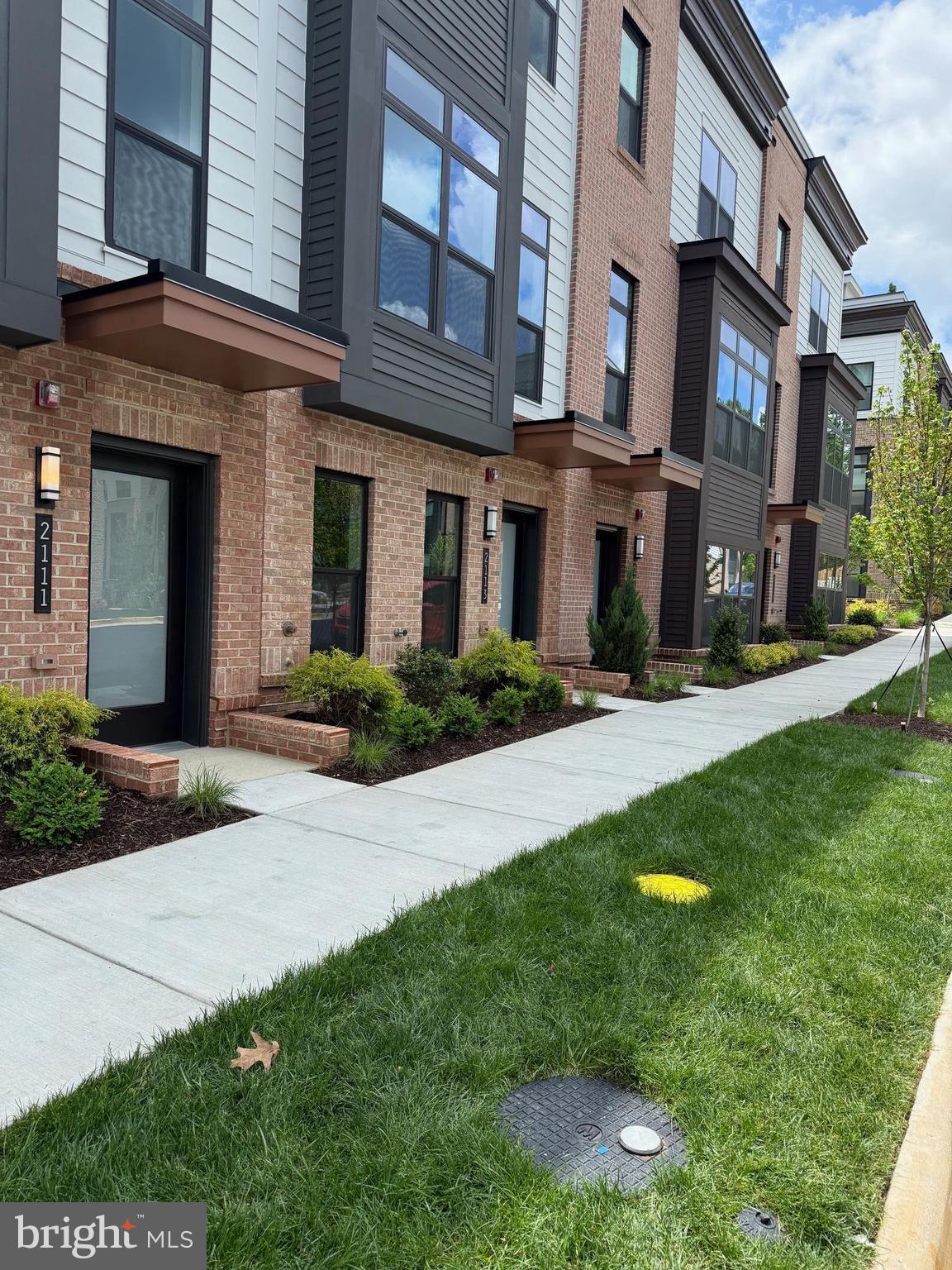 TYSONS RIDGE - Residential Lease