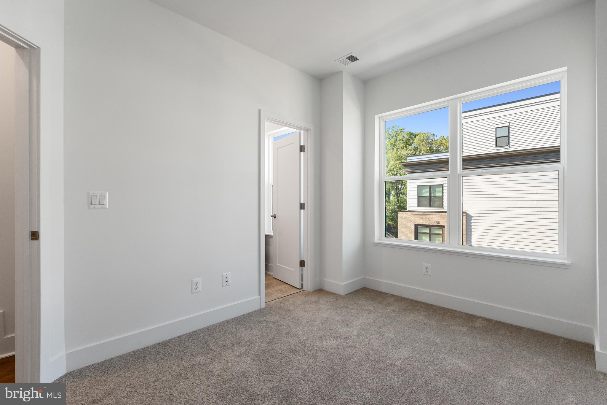 TYSONS RIDGE - Residential Lease