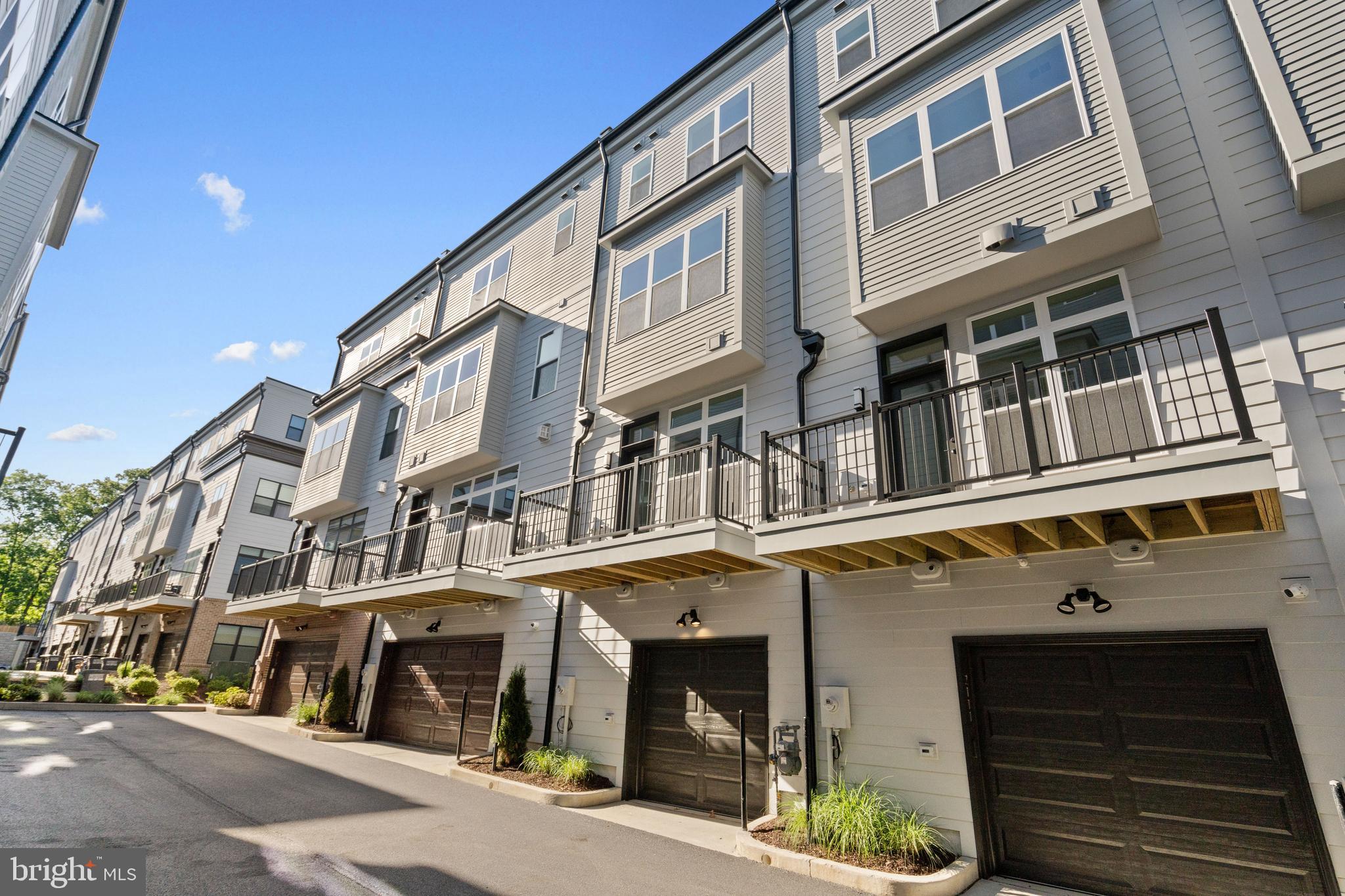TYSONS RIDGE - Residential Lease