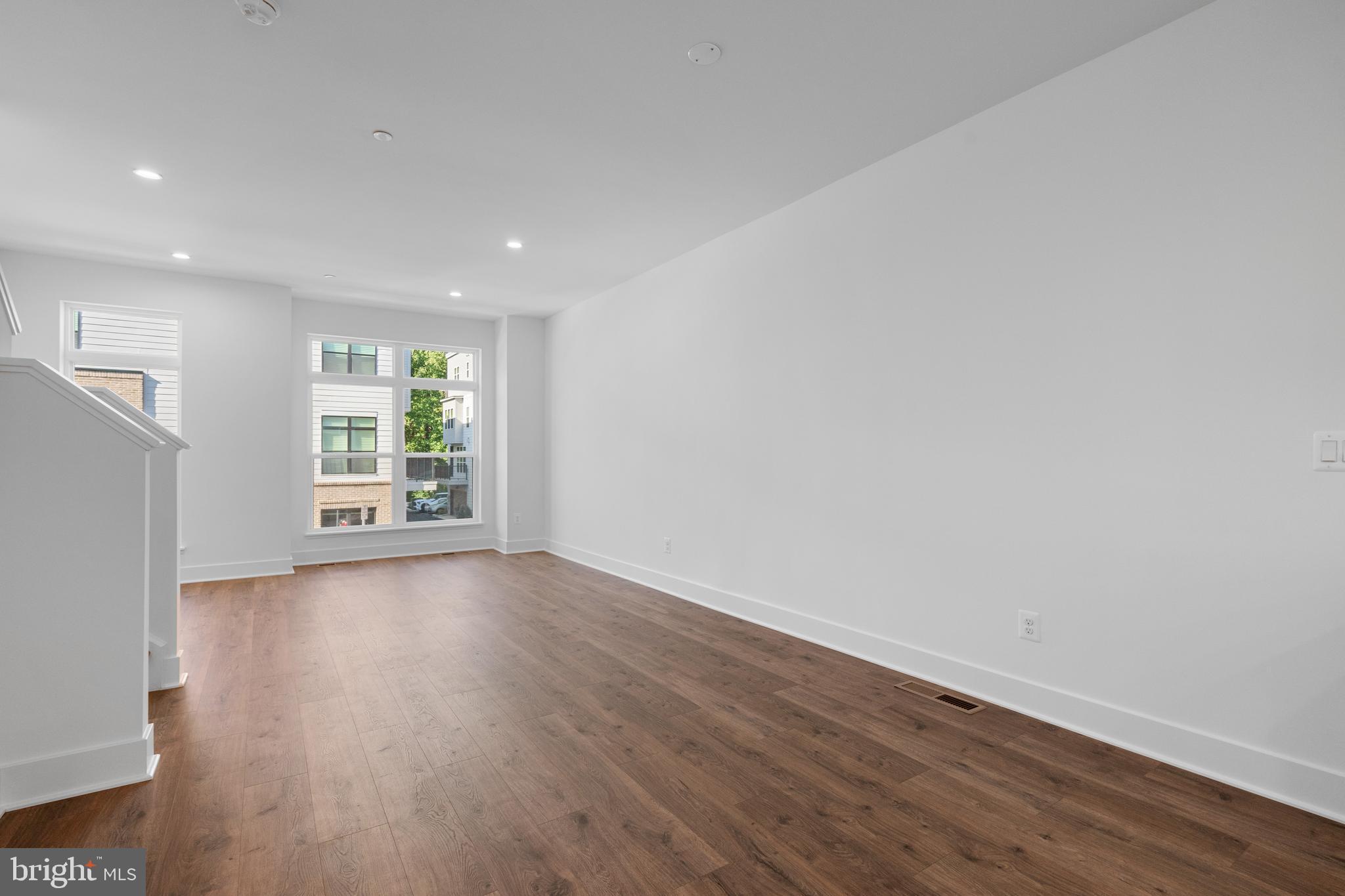 TYSONS RIDGE - Residential Lease