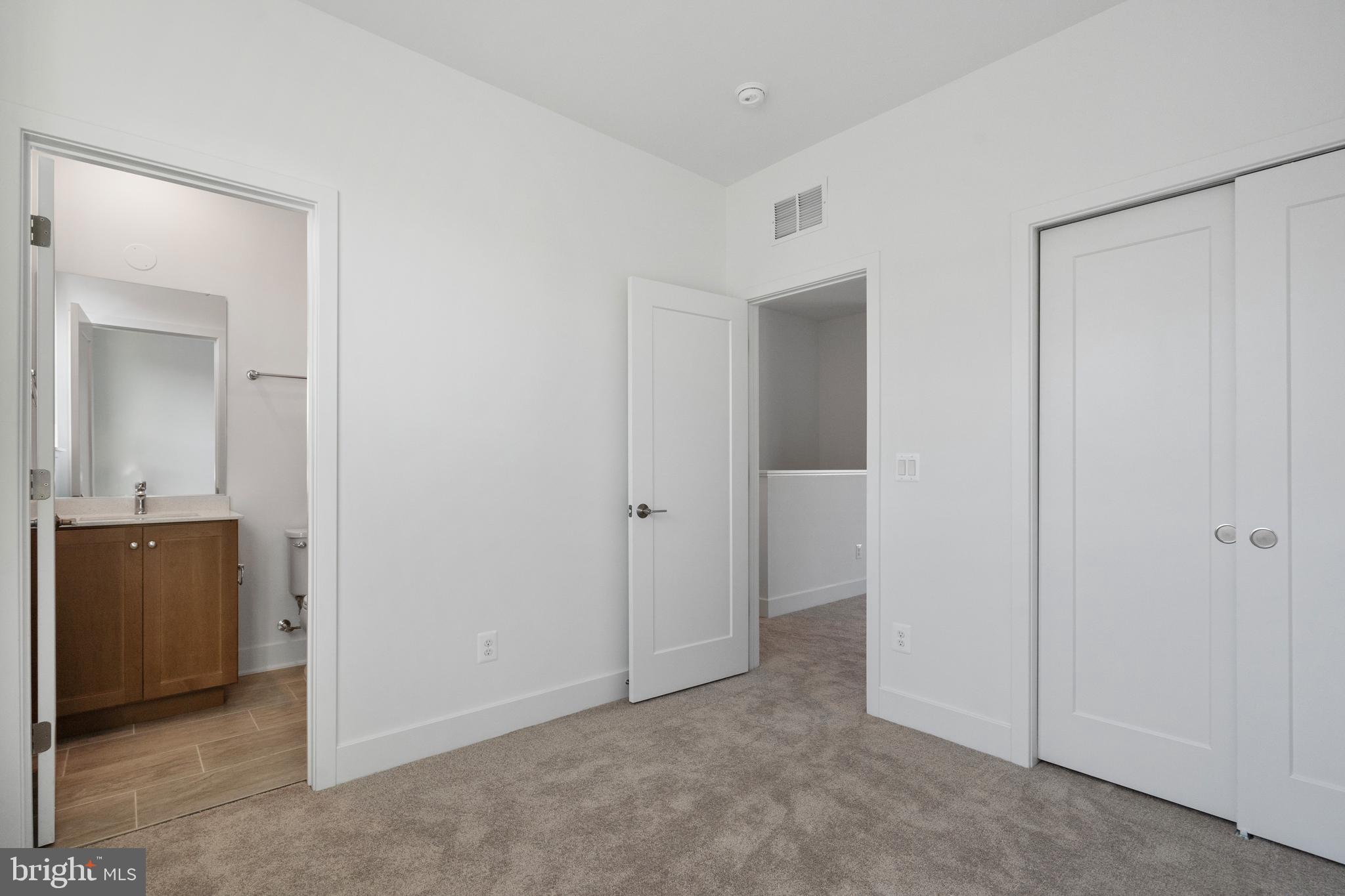 TYSONS RIDGE - Residential Lease