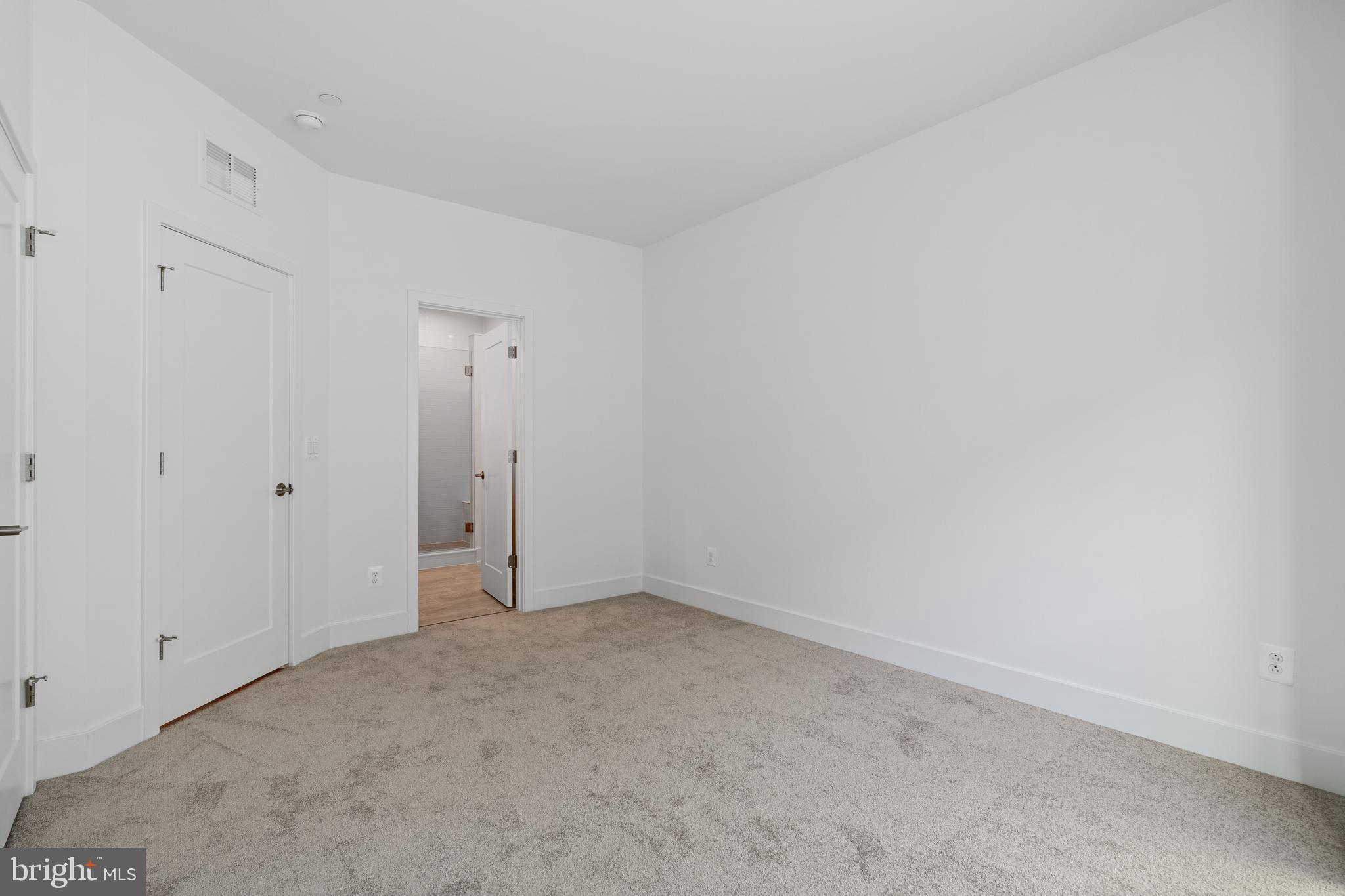 TYSONS RIDGE - Residential Lease