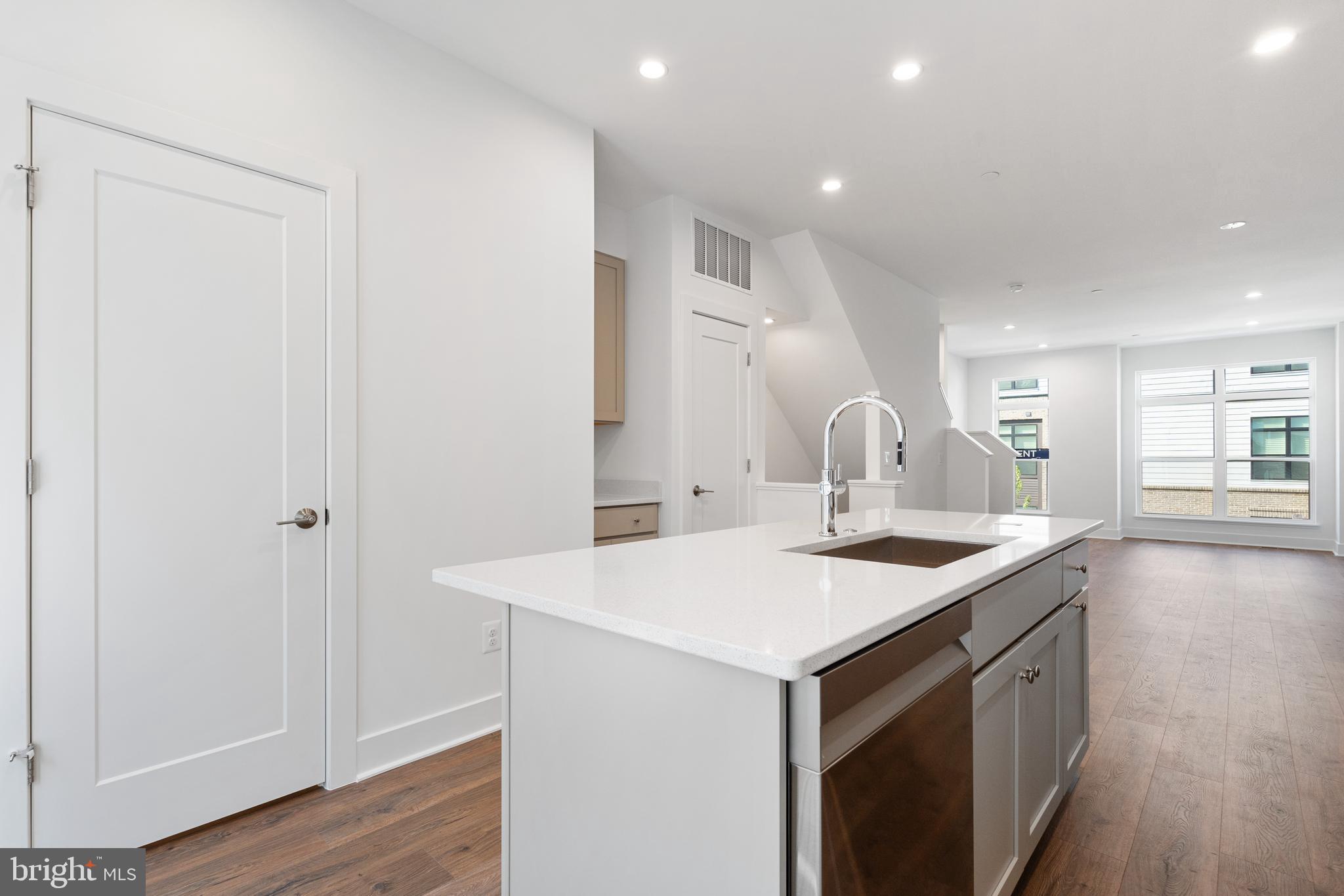 TYSONS RIDGE - Residential Lease